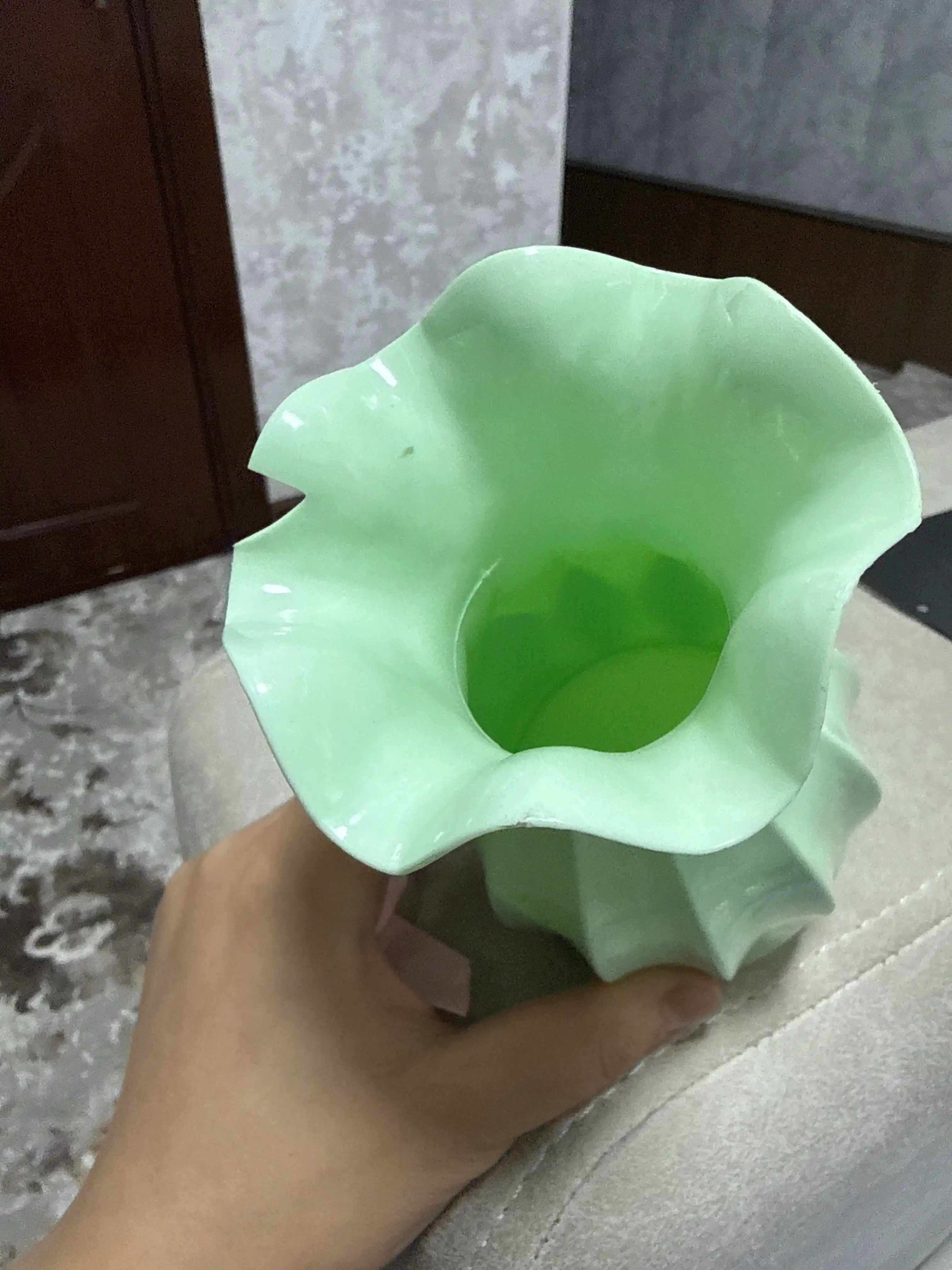 Tabiiy va sun’iy gullar uchun plastik vaza, Gifthome