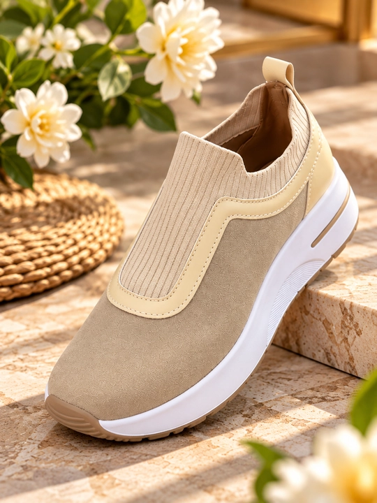 Ayollar krossovkasi, slip-on, qalin platformali, bezakli kundalik oyoq kiyim