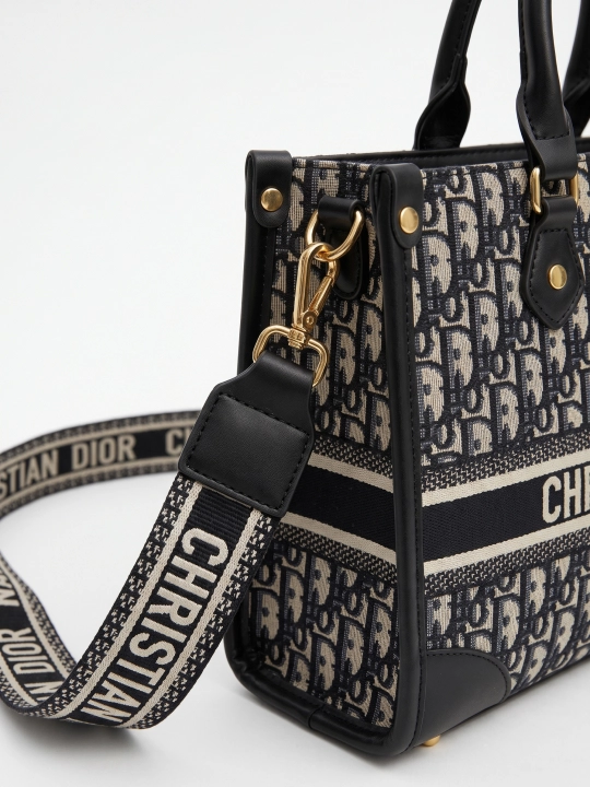 Ayollar sumkasi, Dior sumka