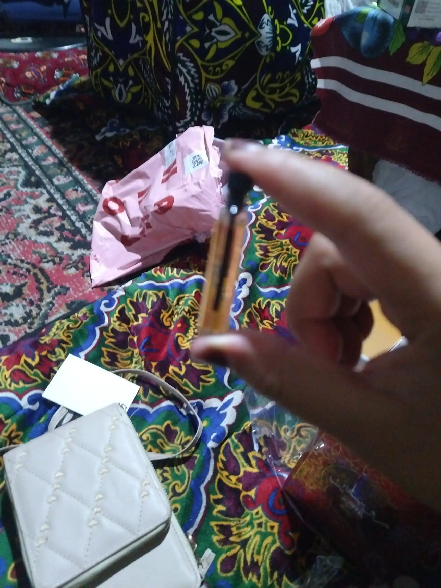 Hamidi Ruslein feromonli ayollar atiri 22 ml uzoq saqlanadigan konsentrlangan atir moyi