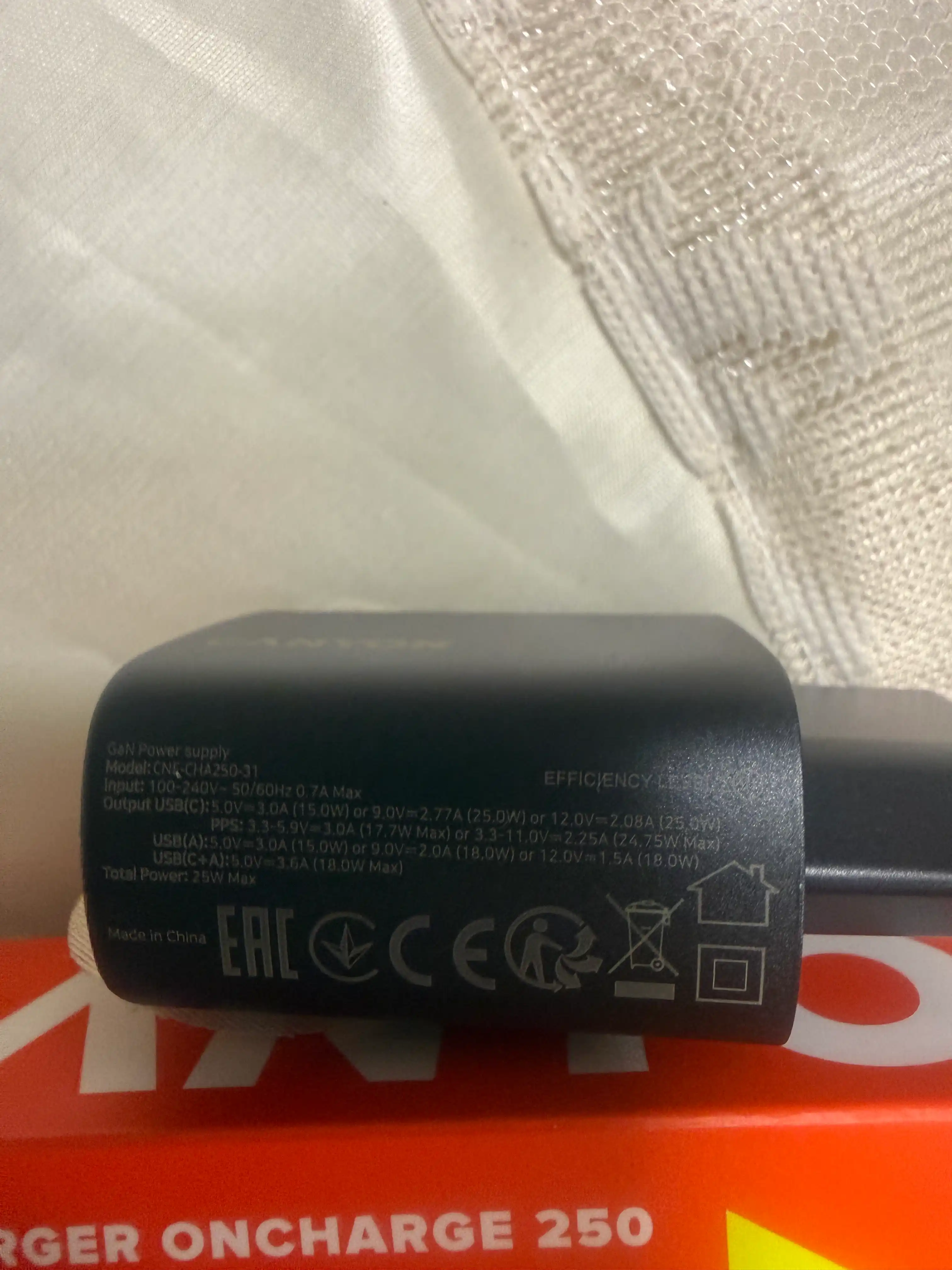 Iphone uchun universal zaryadlash qurilmasi, 20 Vt adapter, ikkita type-c va USB-A portli