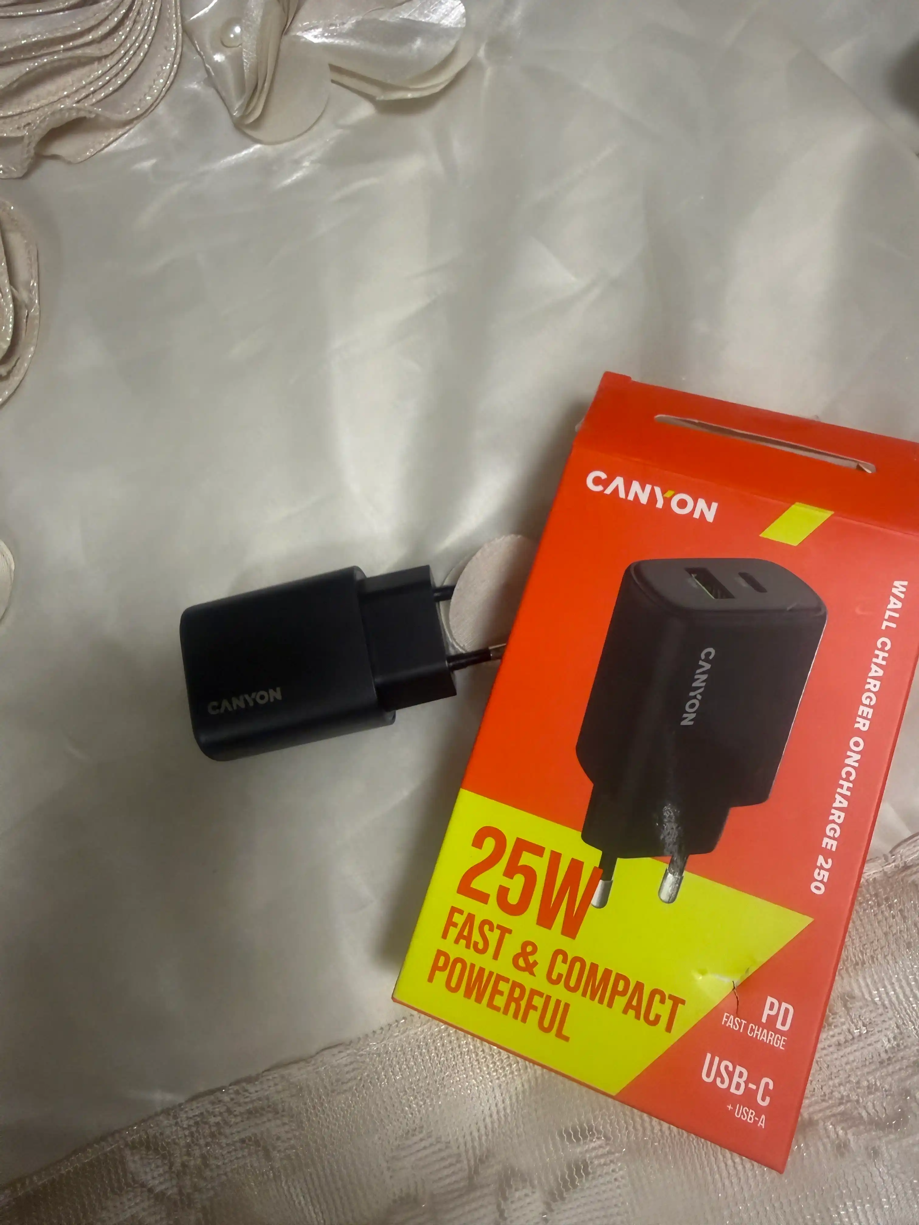 Iphone uchun universal zaryadlash qurilmasi, 20 Vt adapter, ikkita type-c va USB-A portli