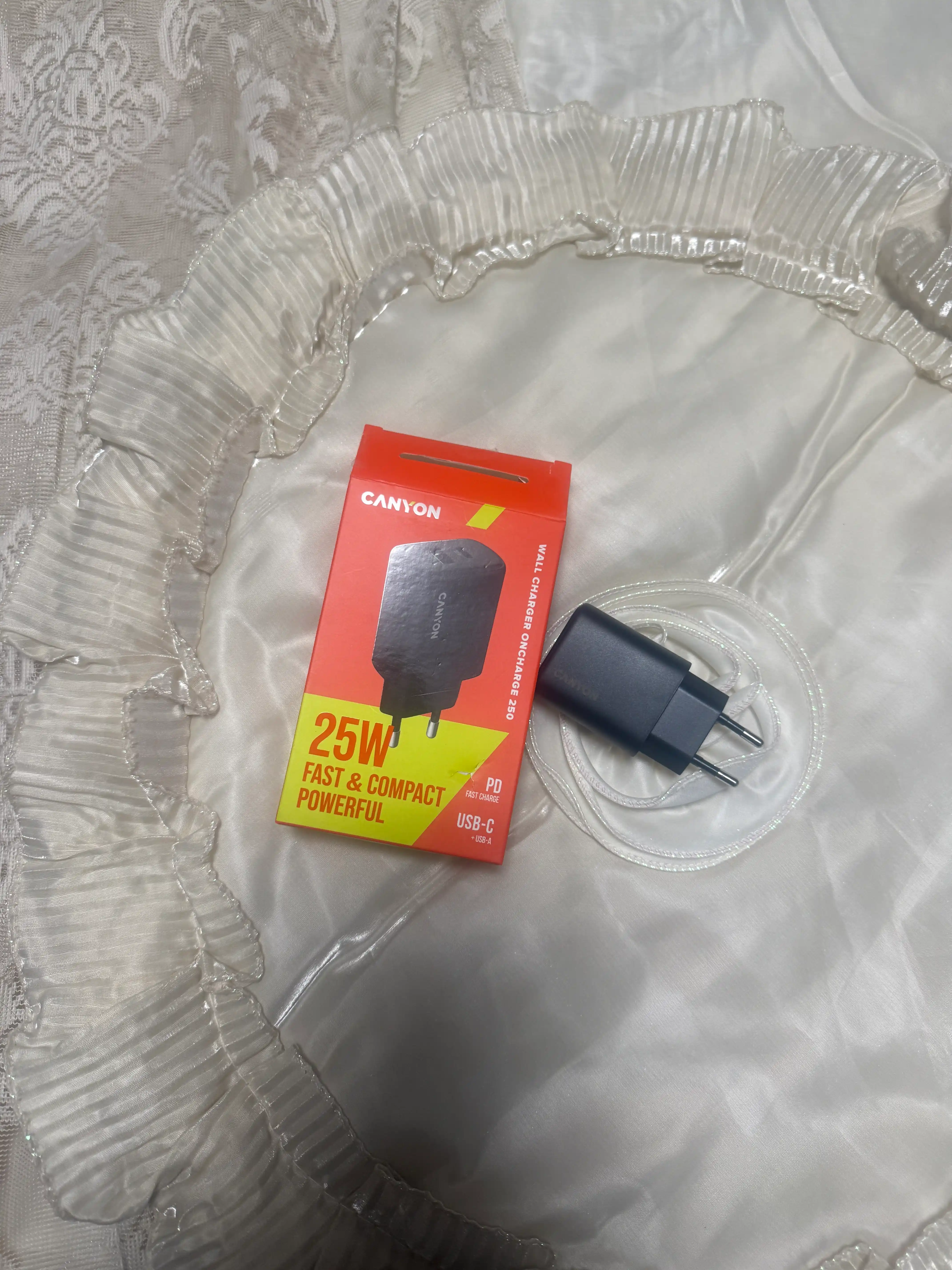 Iphone uchun universal zaryadlash qurilmasi, 20 Vt adapter, ikkita type-c va USB-A portli
