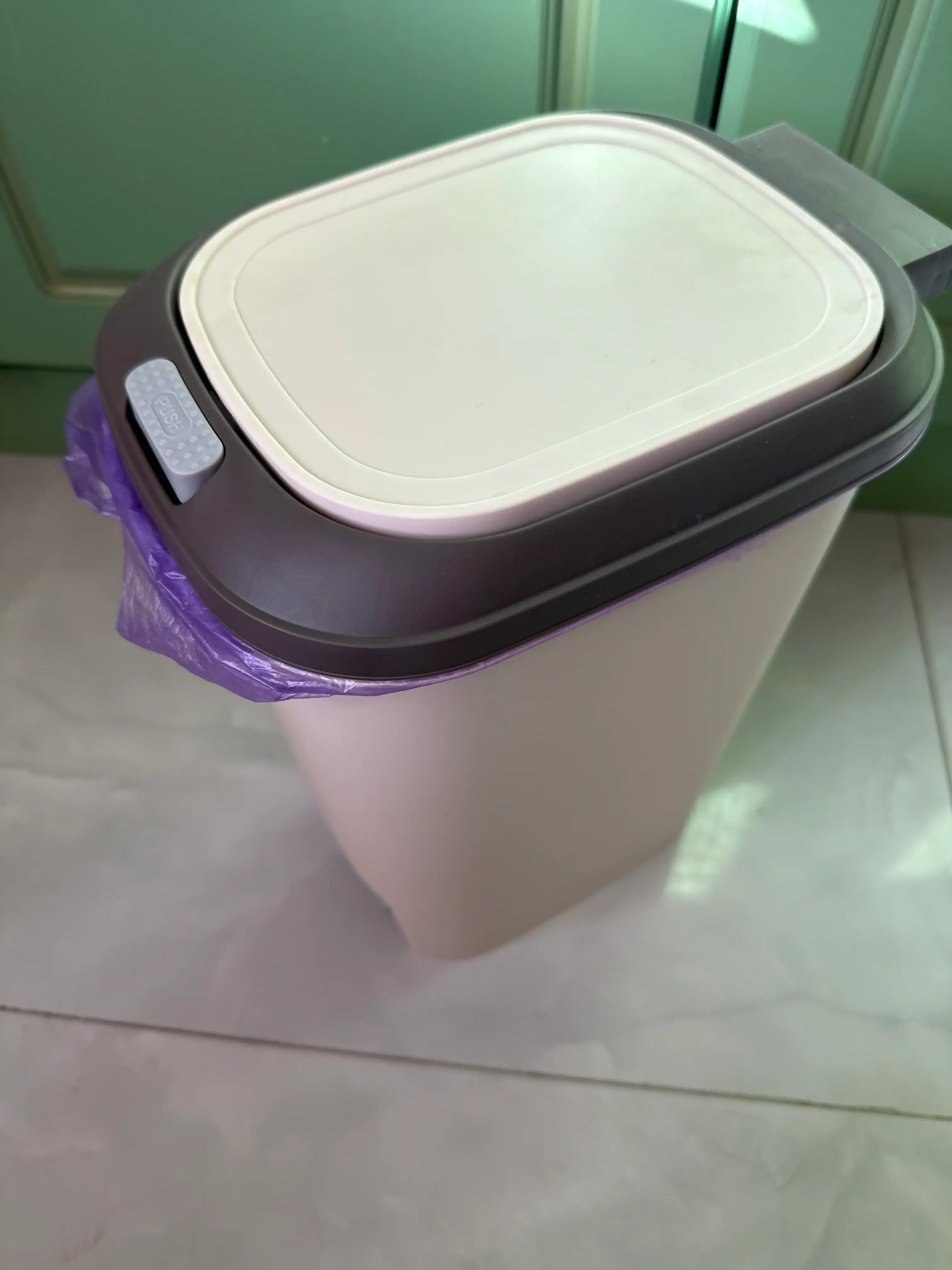 Uy va ofis uchun metall va plastikdan yasalgan chiqindi chelagi