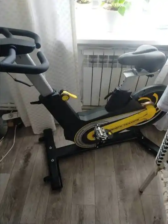 Vertikal velotrenajyor UNIQKID BEE 2, spin-bayk, 160 kg gacha