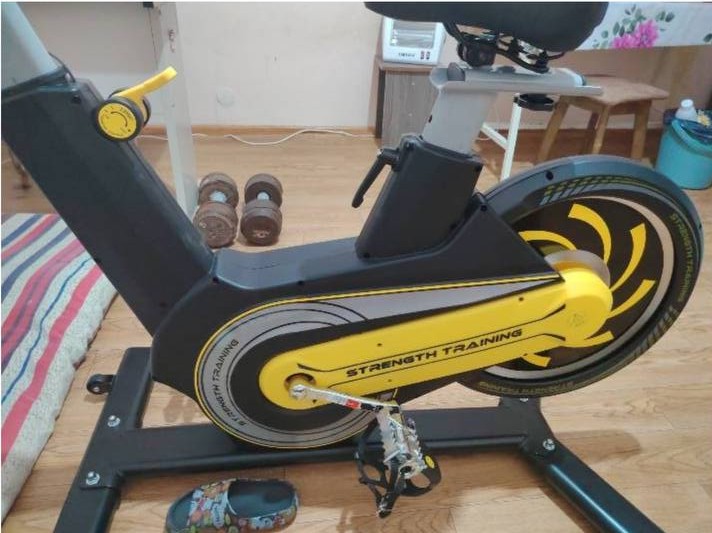 Vertikal velotrenajyor UNIQKID BEE 2, spin-bayk, 160 kg gacha