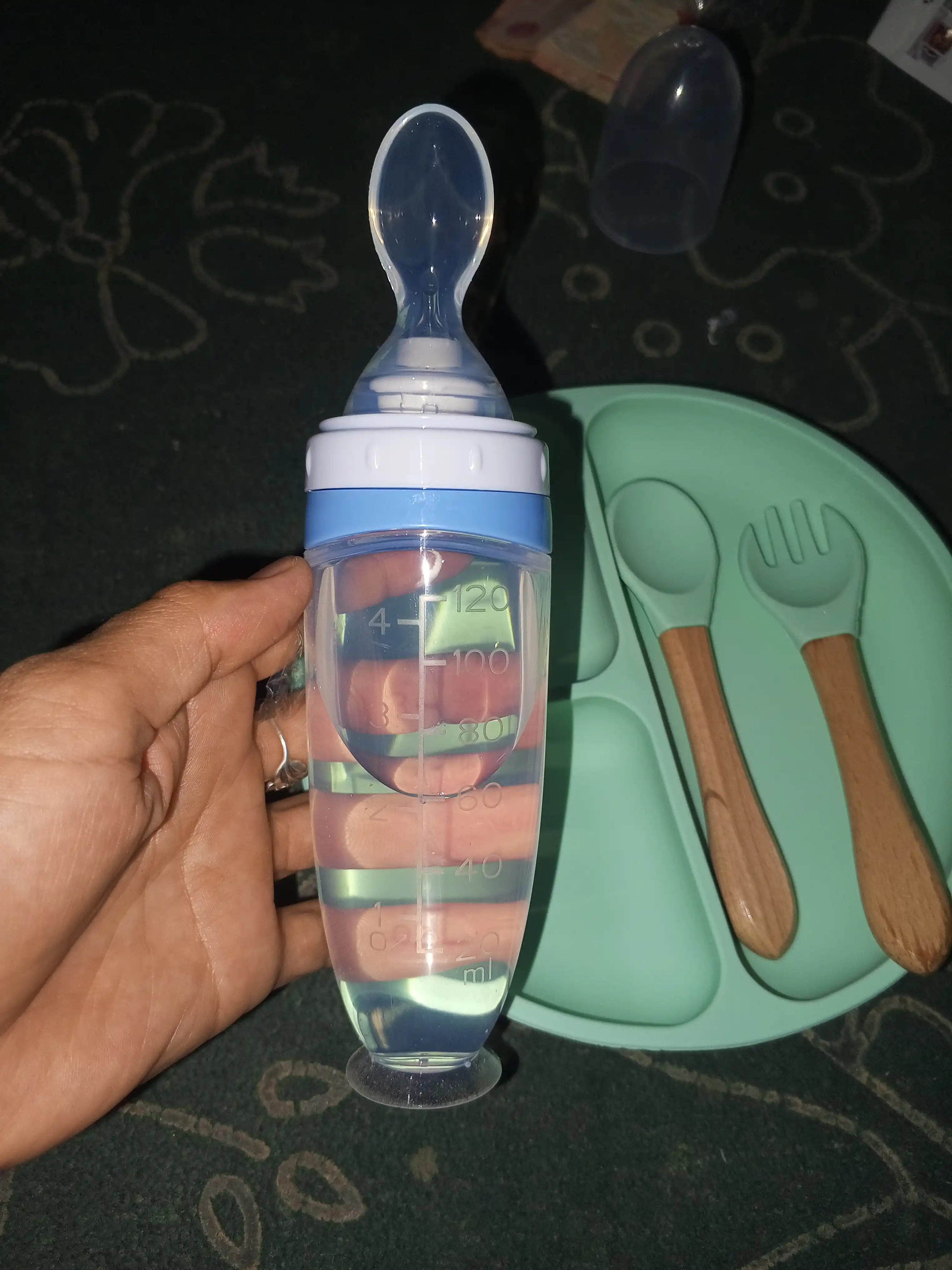 Chaqaloqlarni qulay, osson ovqatirish uchun qoshiqchalik shisha, xavfsiz, silikon