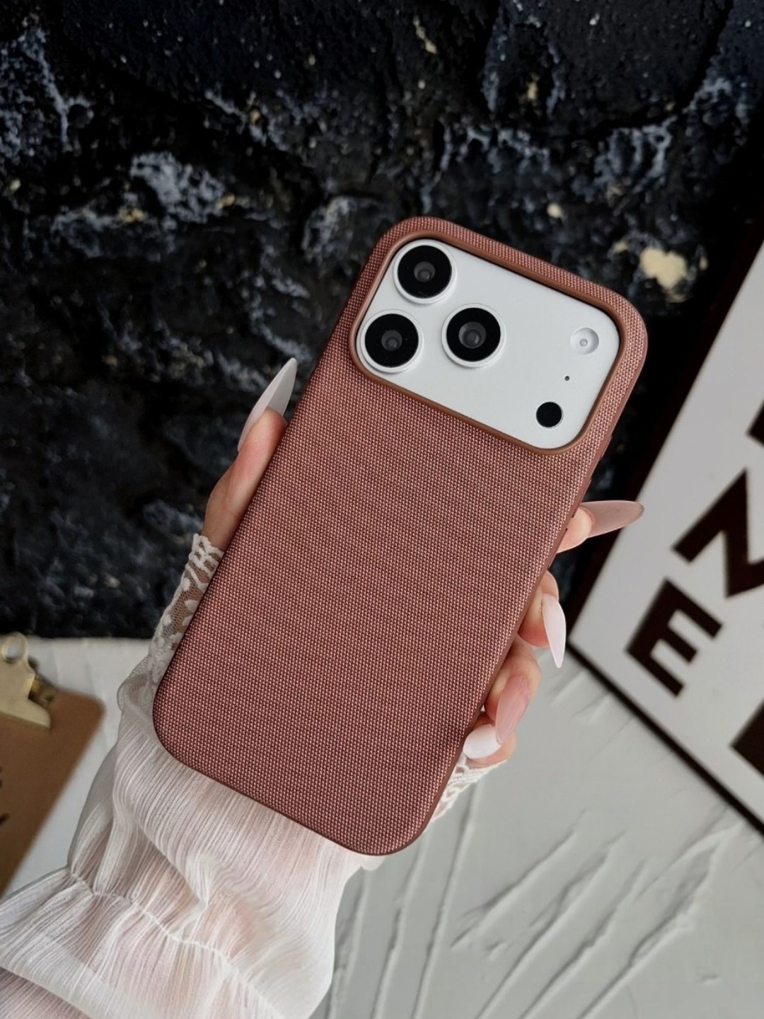 Чехол для iPhone 17 pro и 17 pro max стильный защитный - 