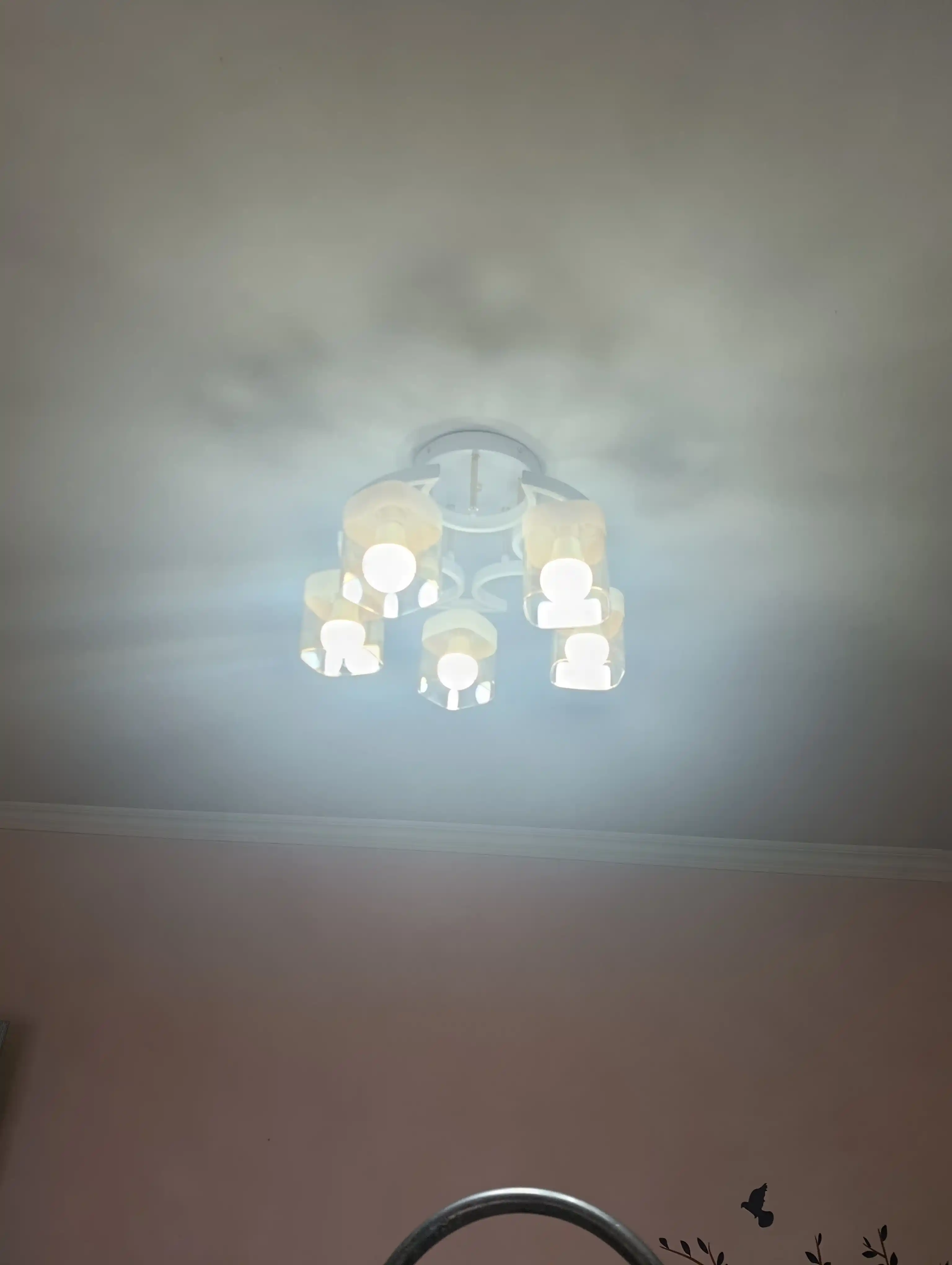 Shift qandil E27 2/3/5 ta lampa, 25 m² gacha, metall karkas, shisha plafon