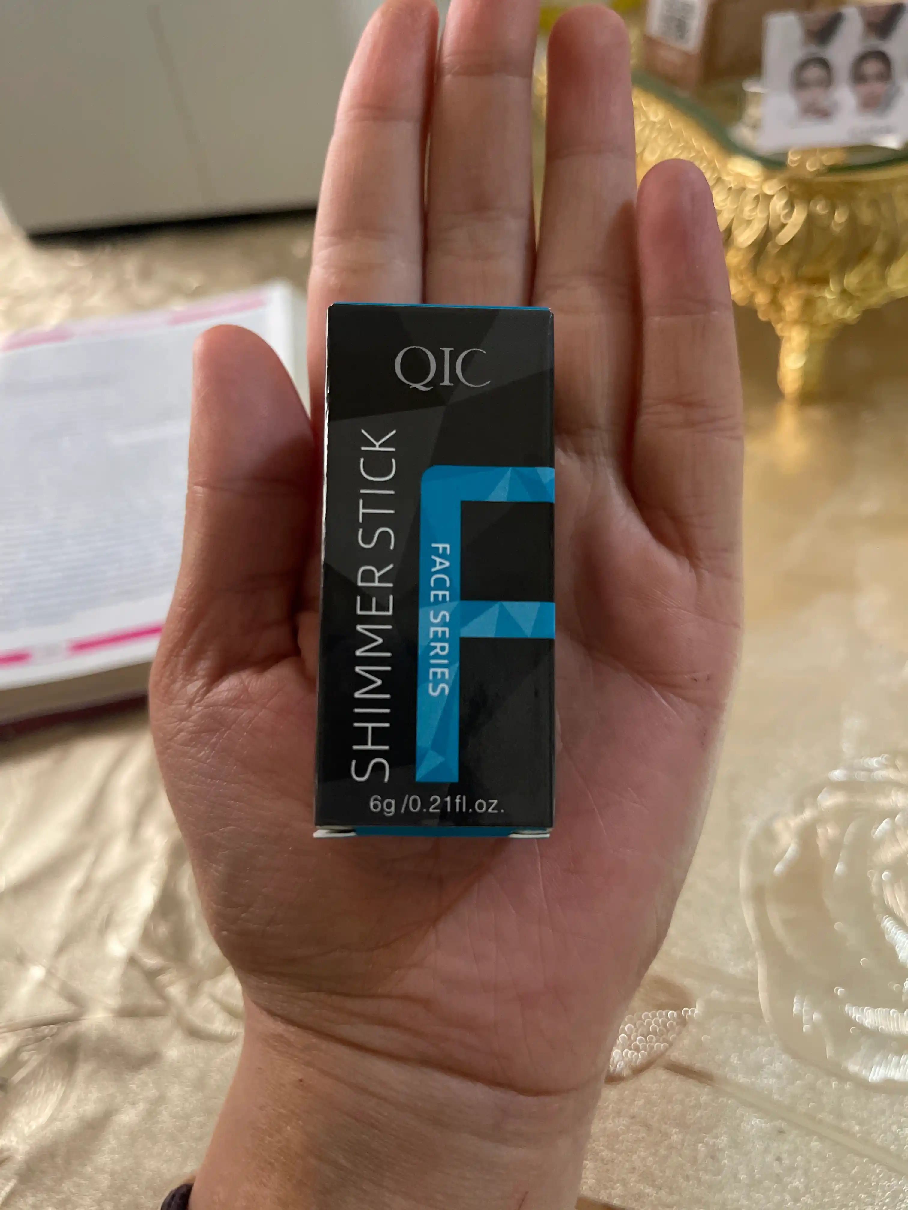 QIC Shimmer Stick konturli tayoqchasi, kremli konsiler, bronzer, haylayter, 3 tasi 1 da