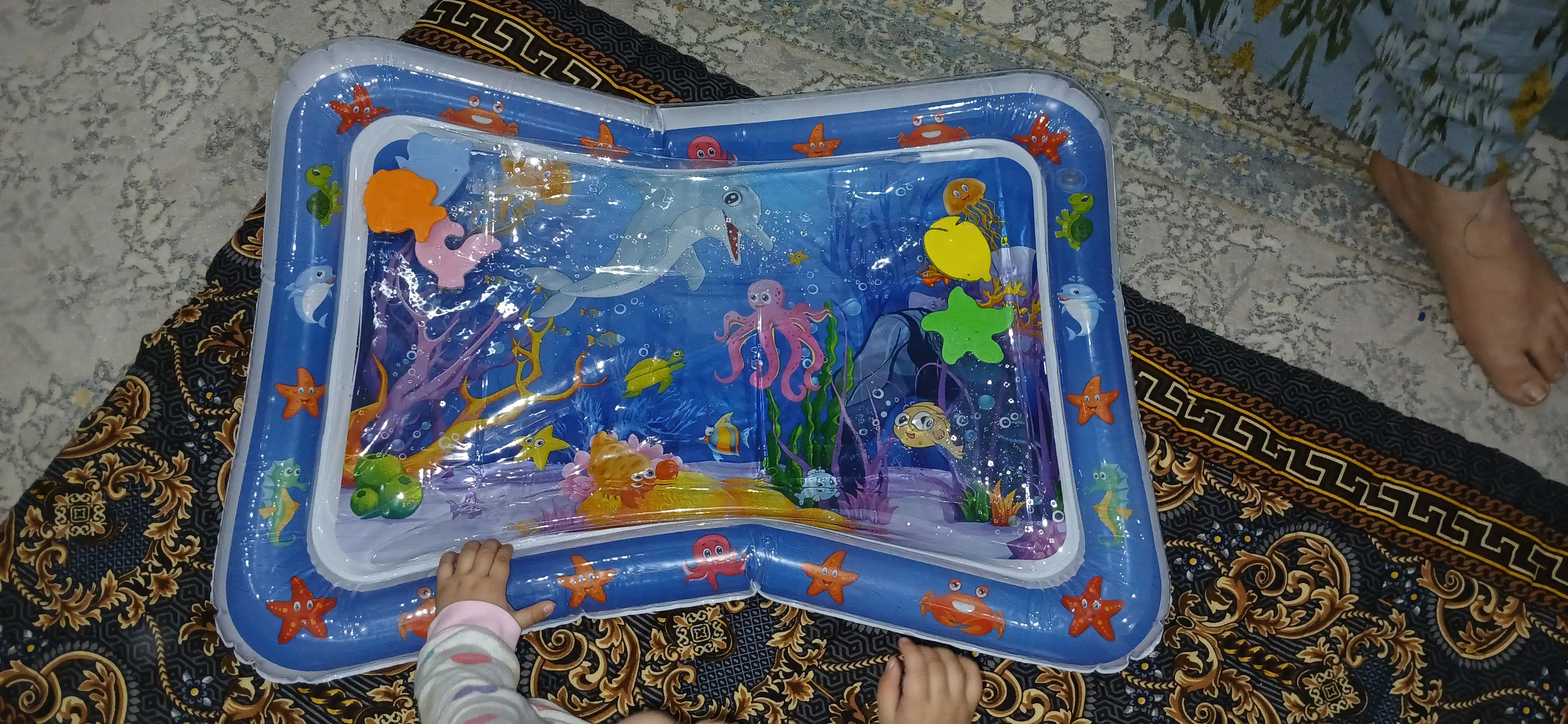 Akva kovrik, bolalar uchun suvli basseyn rivojlantiruvchi o'yinchoq
