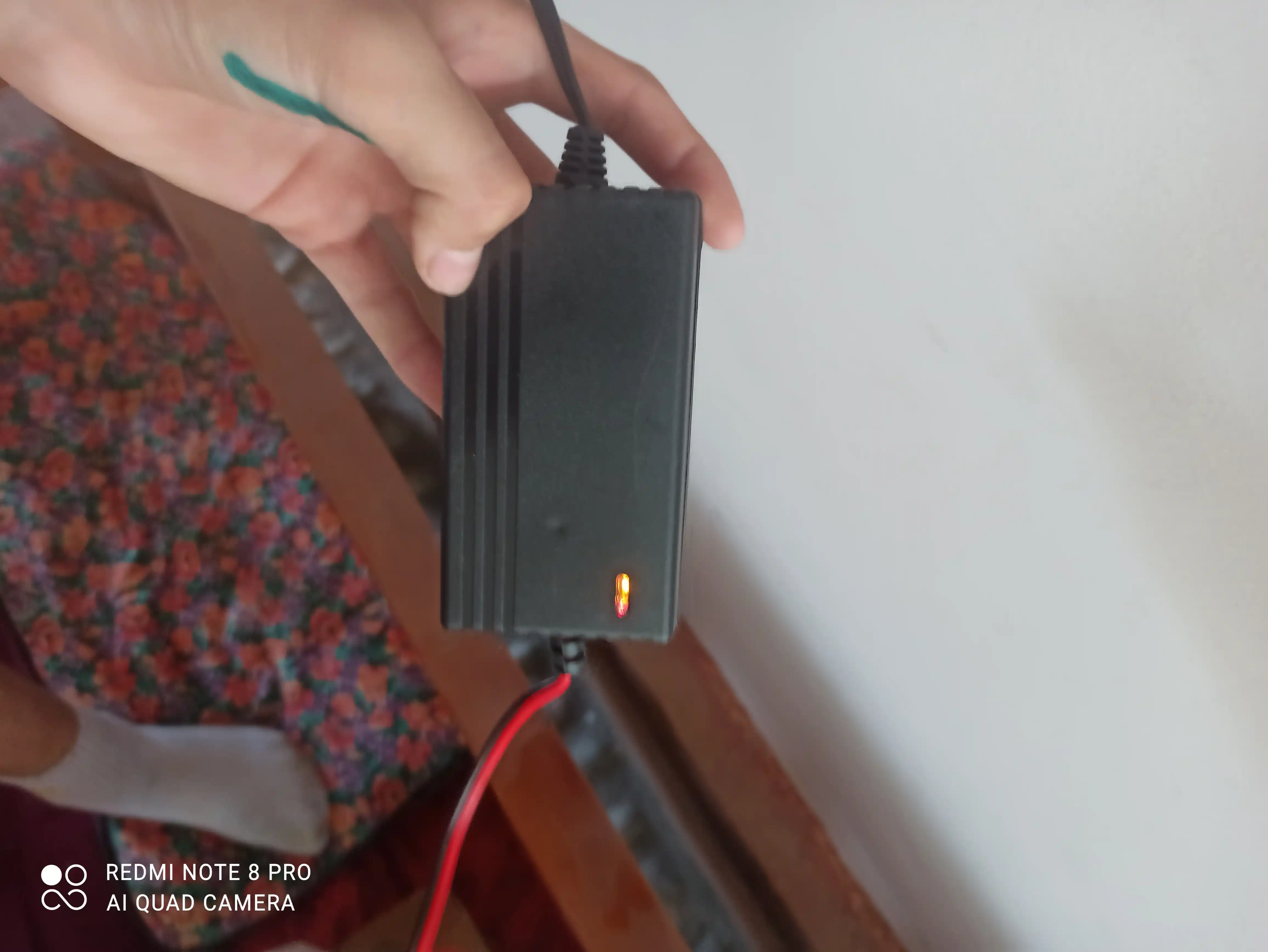 Зарядное устройство импульсное для авто аккумулятора 12V / 24V 2A-6A