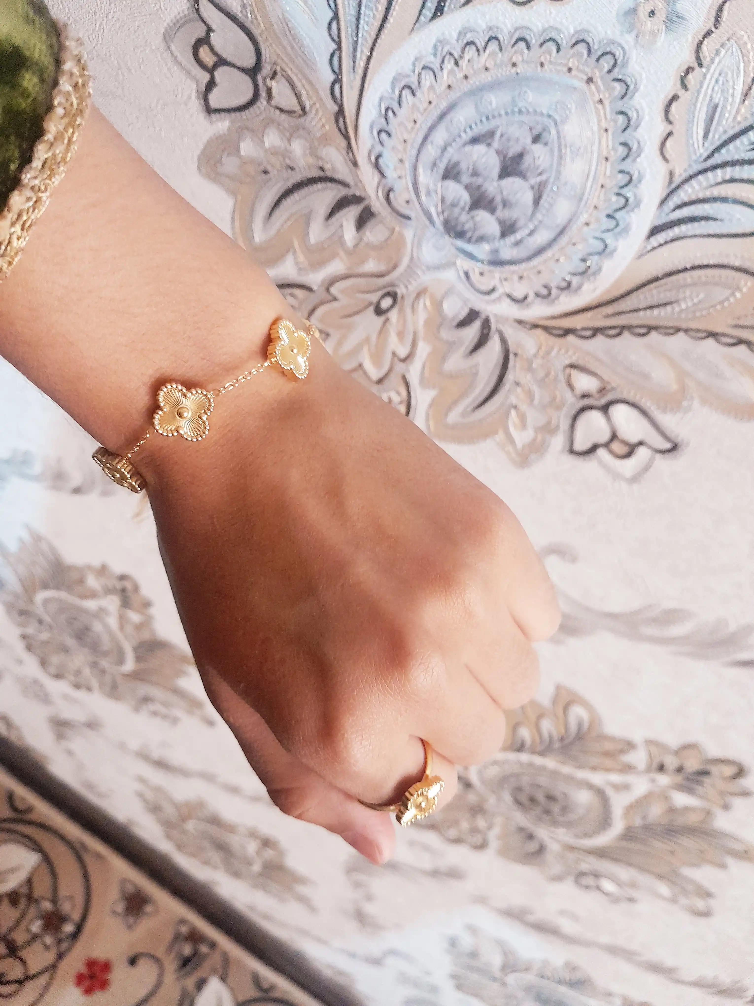 VAN CLEEF Набор бижутерий, кольцо, серьги, цепочка, браслет