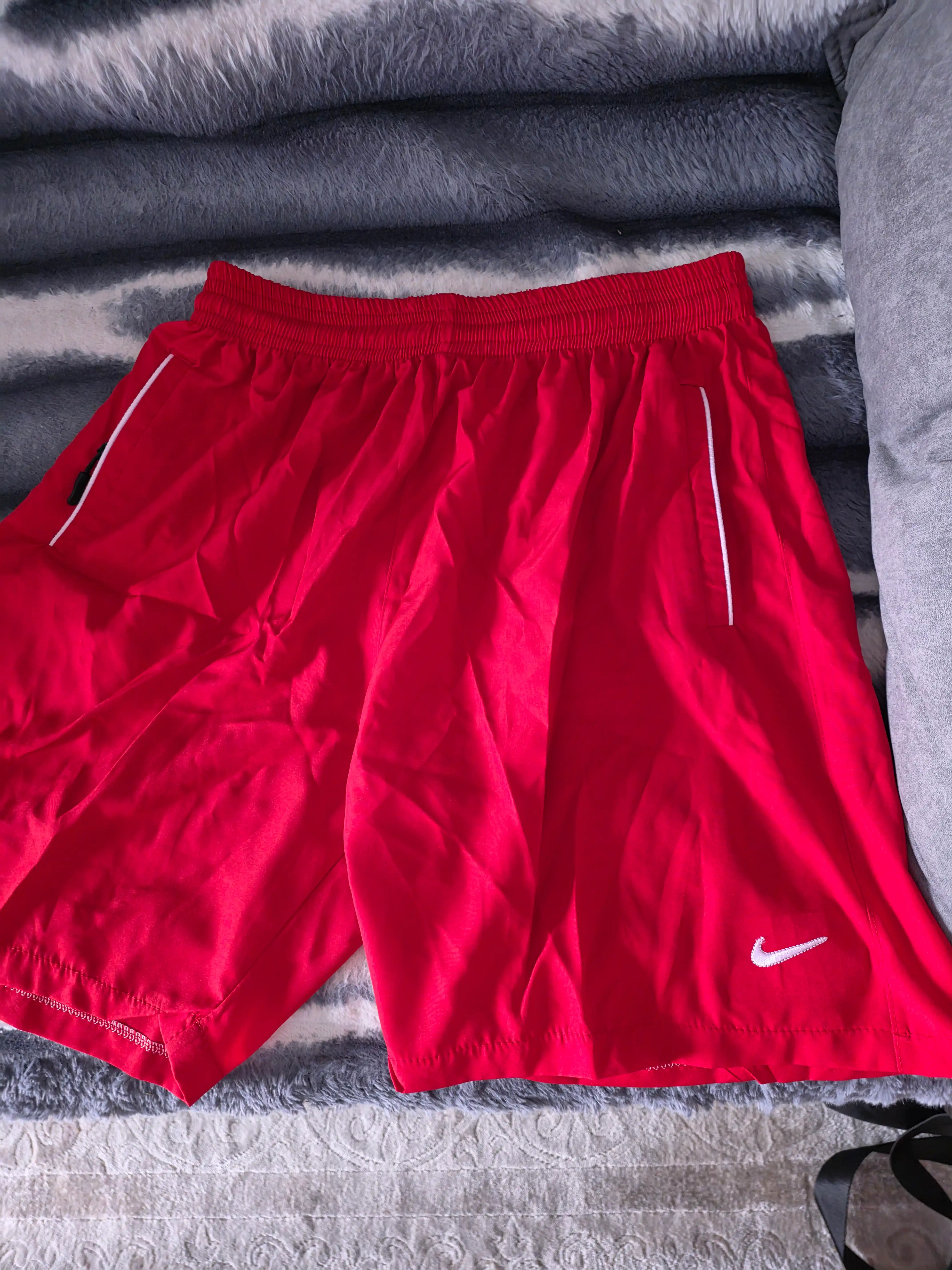Erkaklar uchun shortik, har kunlik va sport uchun kalta shortik