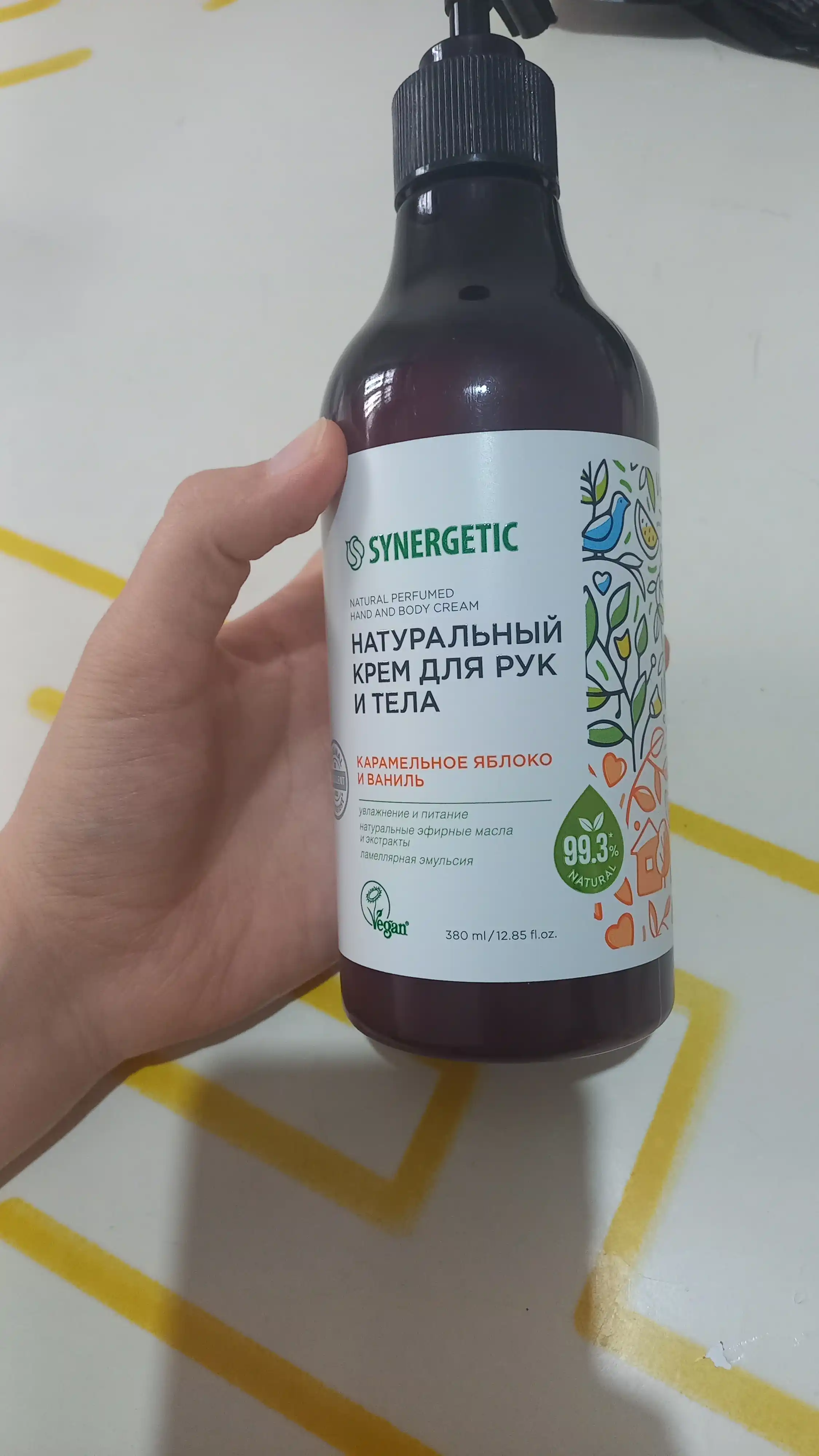 Qo‘l va tana uchun SYNERGETIC "Karamel olma va vanil" kremi, 380 ml