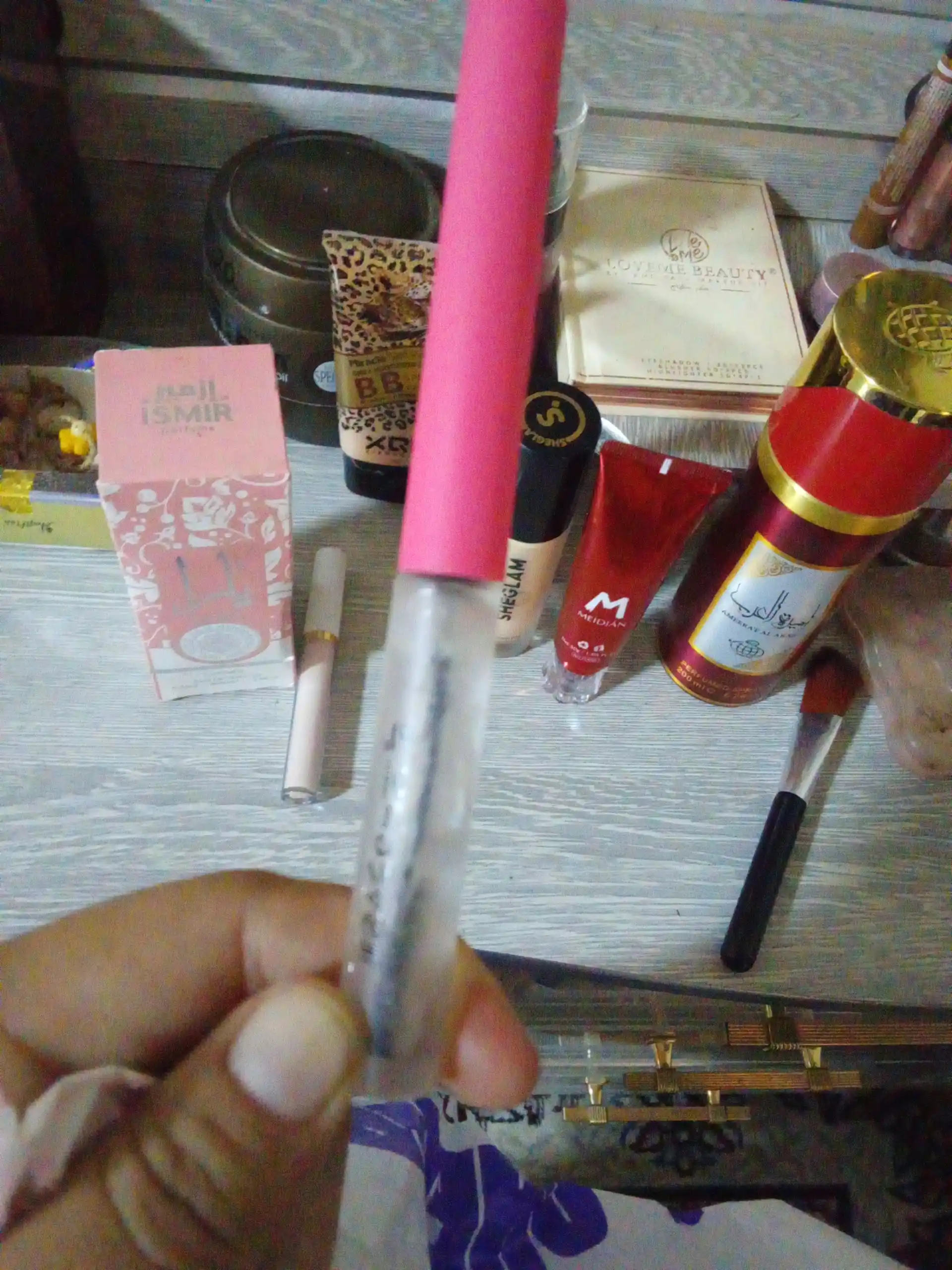 Pusy qoshlarni shakllantirish uchun gel, fiksator, rangsiz, 24 soat davom etadi  5 ml