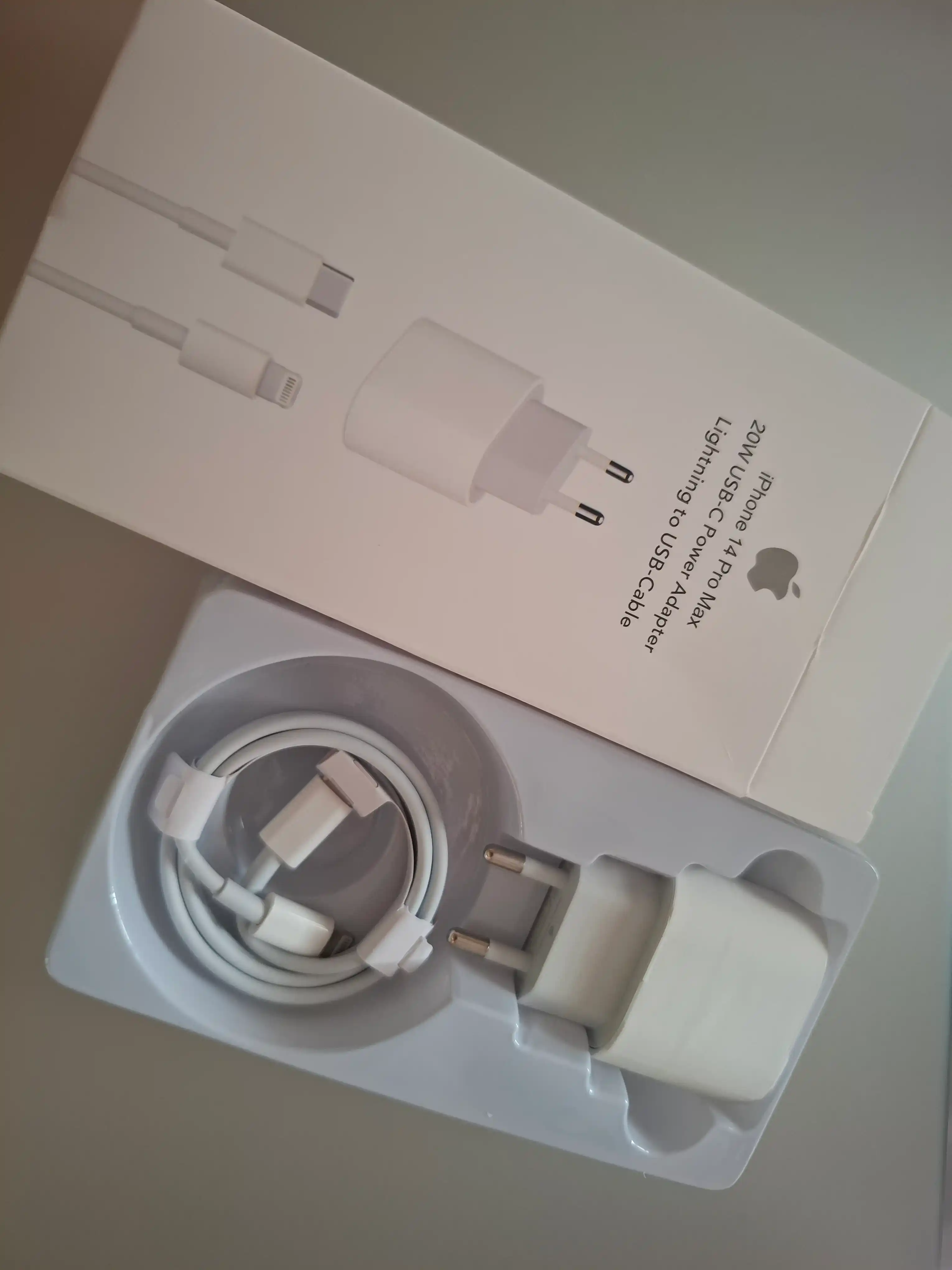 Зарядное устройство для iPhone, быстрая зарядка 20 Вт, с кабелем Type-C — Lightning