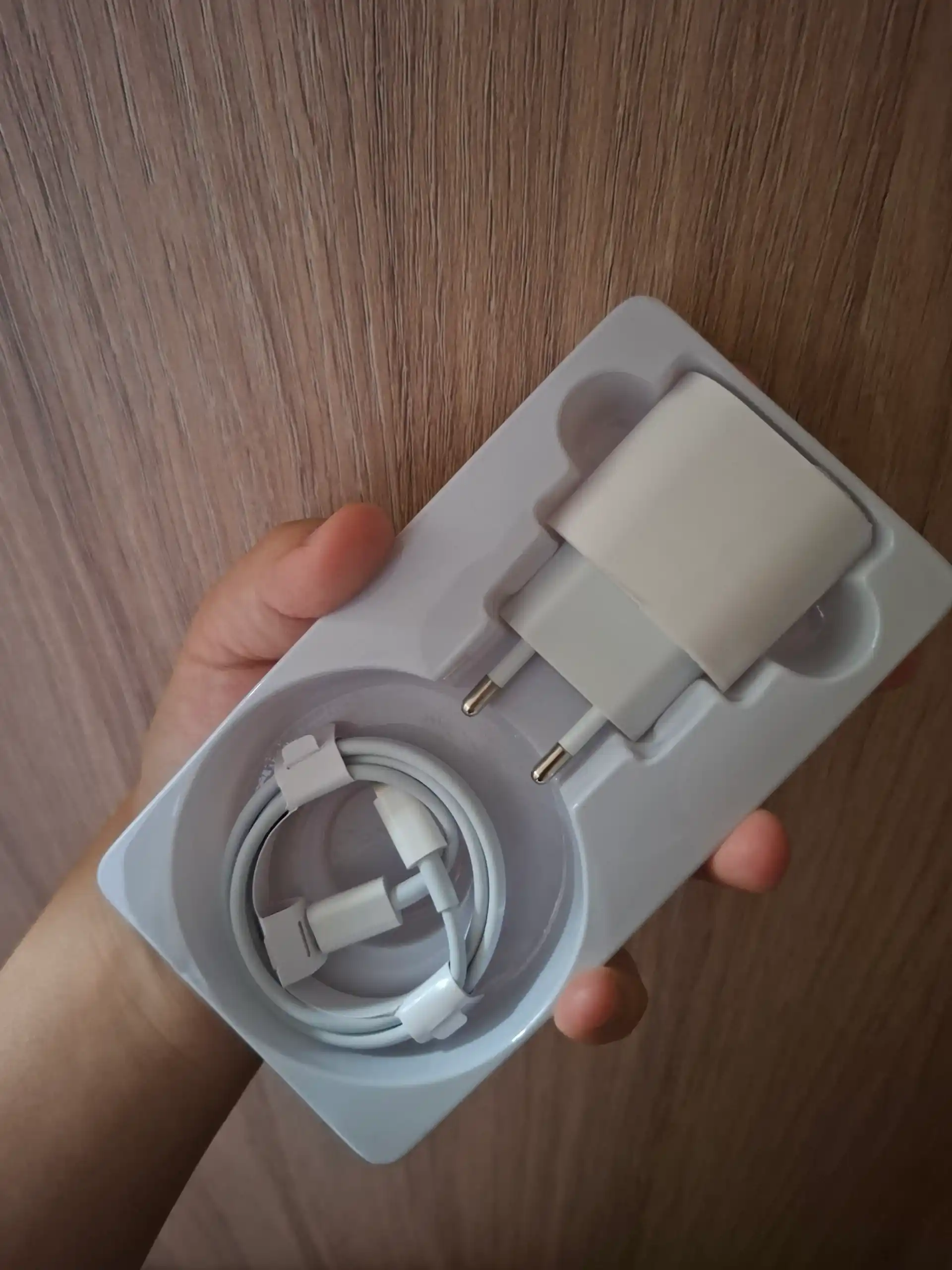 Зарядное устройство для iPhone, быстрая зарядка 20 Вт, с кабелем Type-C — Lightning
