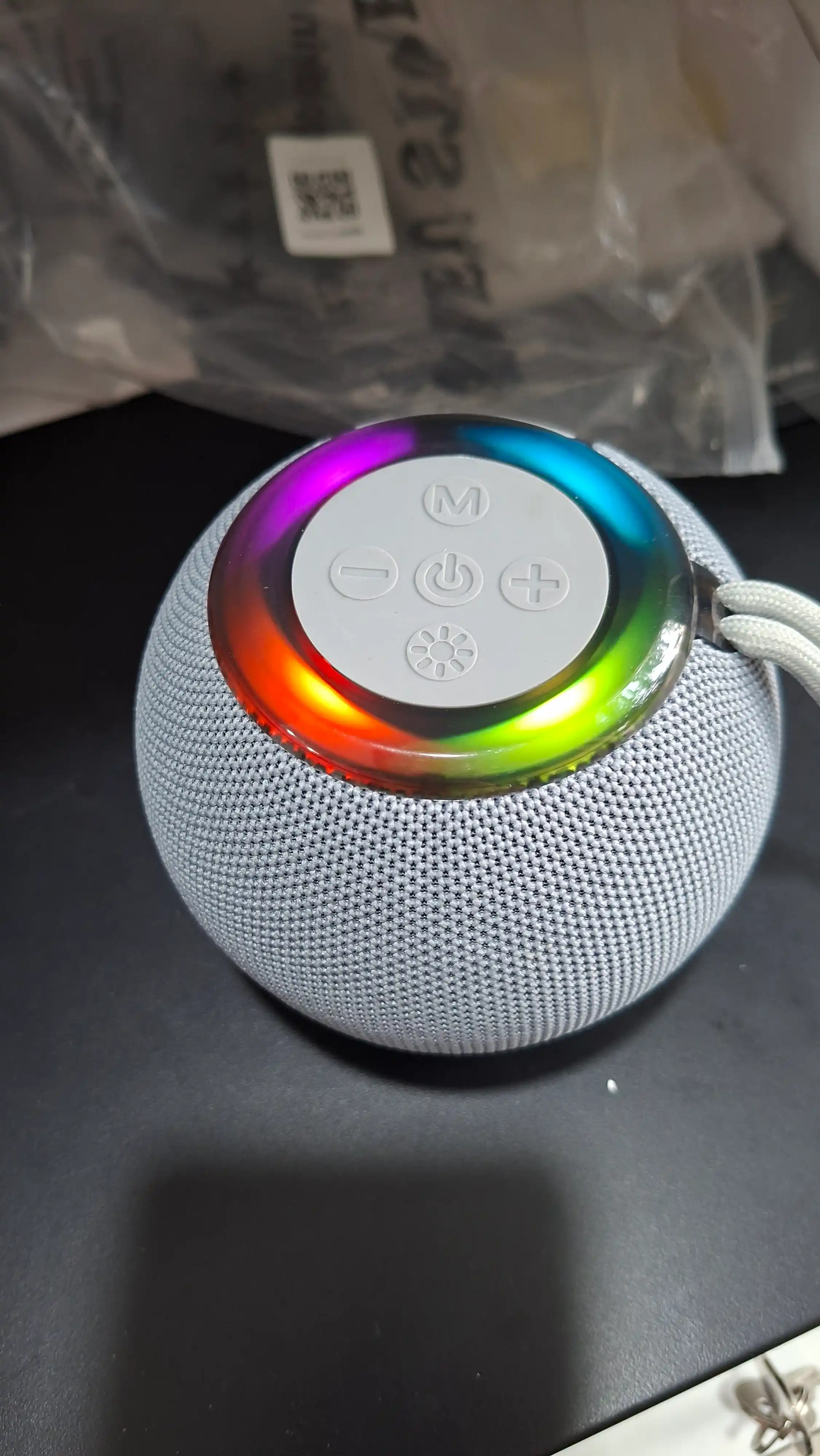 Bluetooth portativ kolonka  Kuchli ovoz, 5 soatgacha ishlaydi, TF/microSD