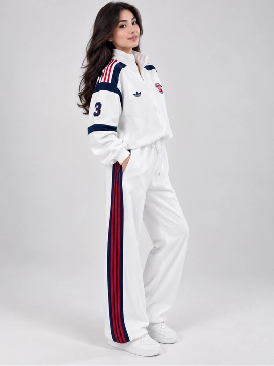 Taralgan ayollar sport kostyumi