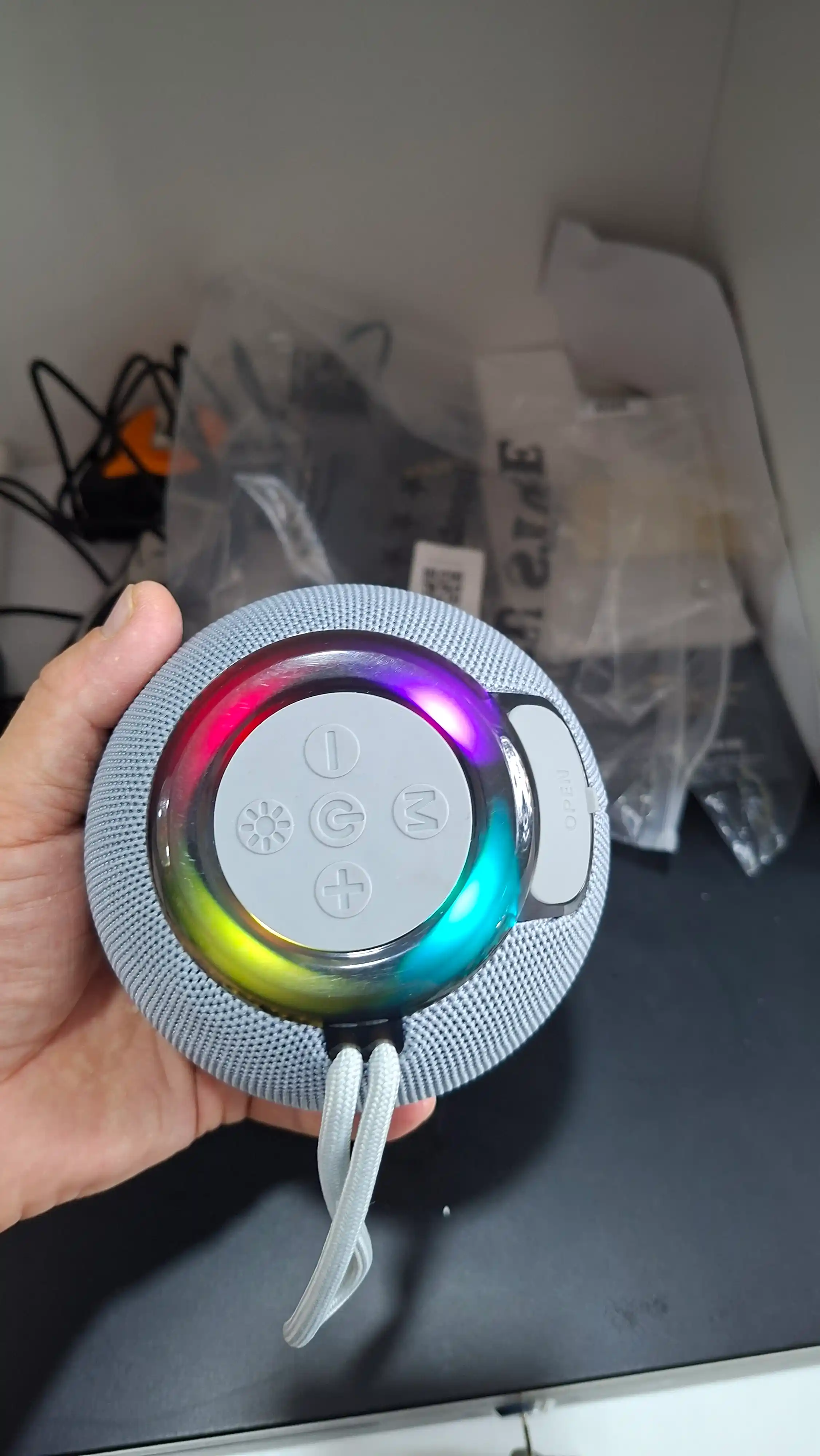 Bluetooth portativ kolonka  Kuchli ovoz, 5 soatgacha ishlaydi, TF/microSD