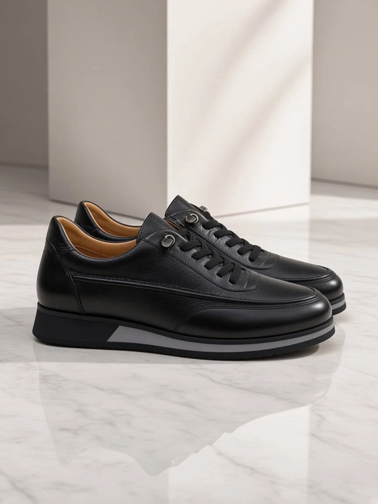 Erkaklar uchun tabiiy charm slip-on krossovka — 39–43 razmer