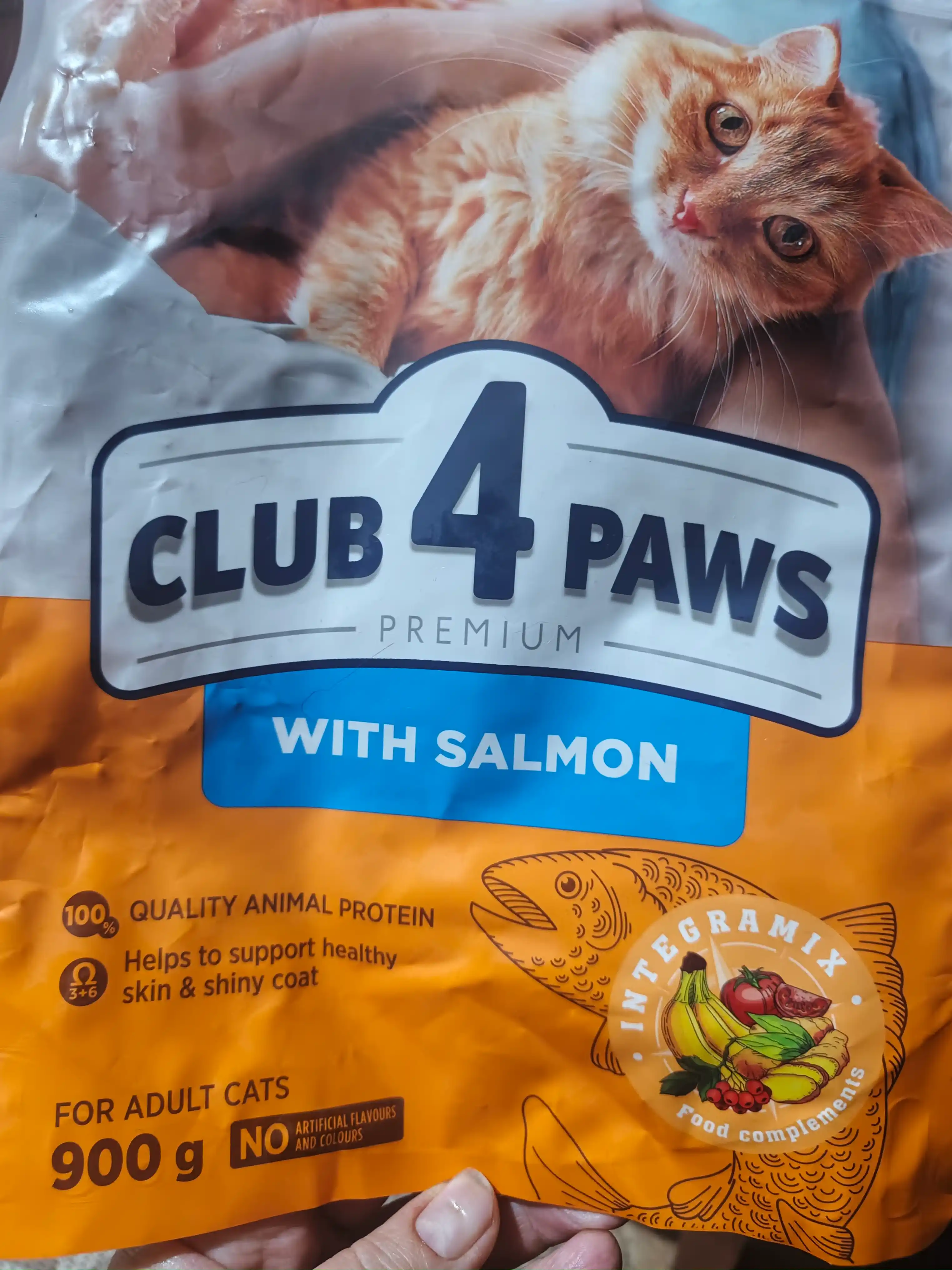 Club 4 Paws mushuklar uchun quruq yem, losos bilan, 900 g