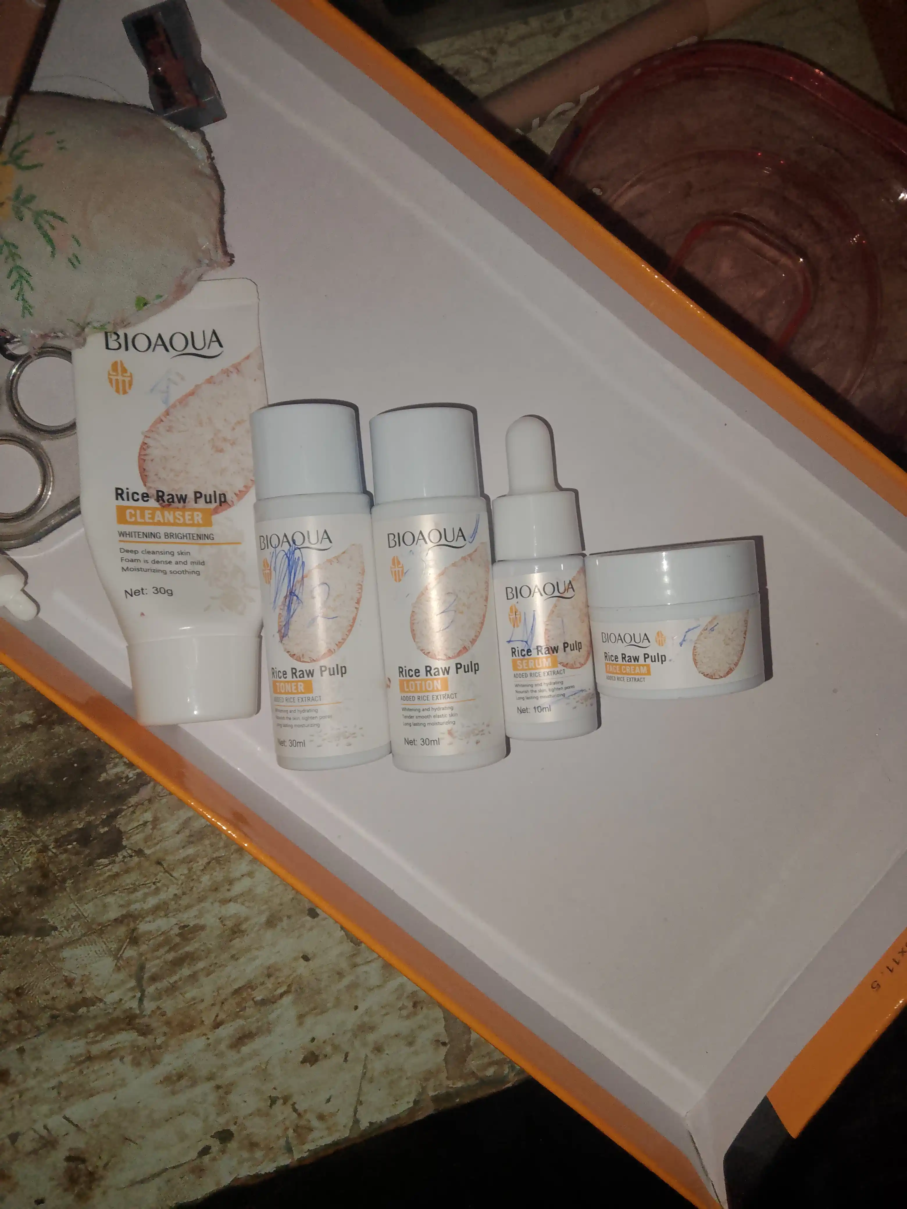 Yuzni parvarishi uchun mini to'plam Bioaqua 5 tasi 1 da, qarishga qarshi, guruch ekstrakti