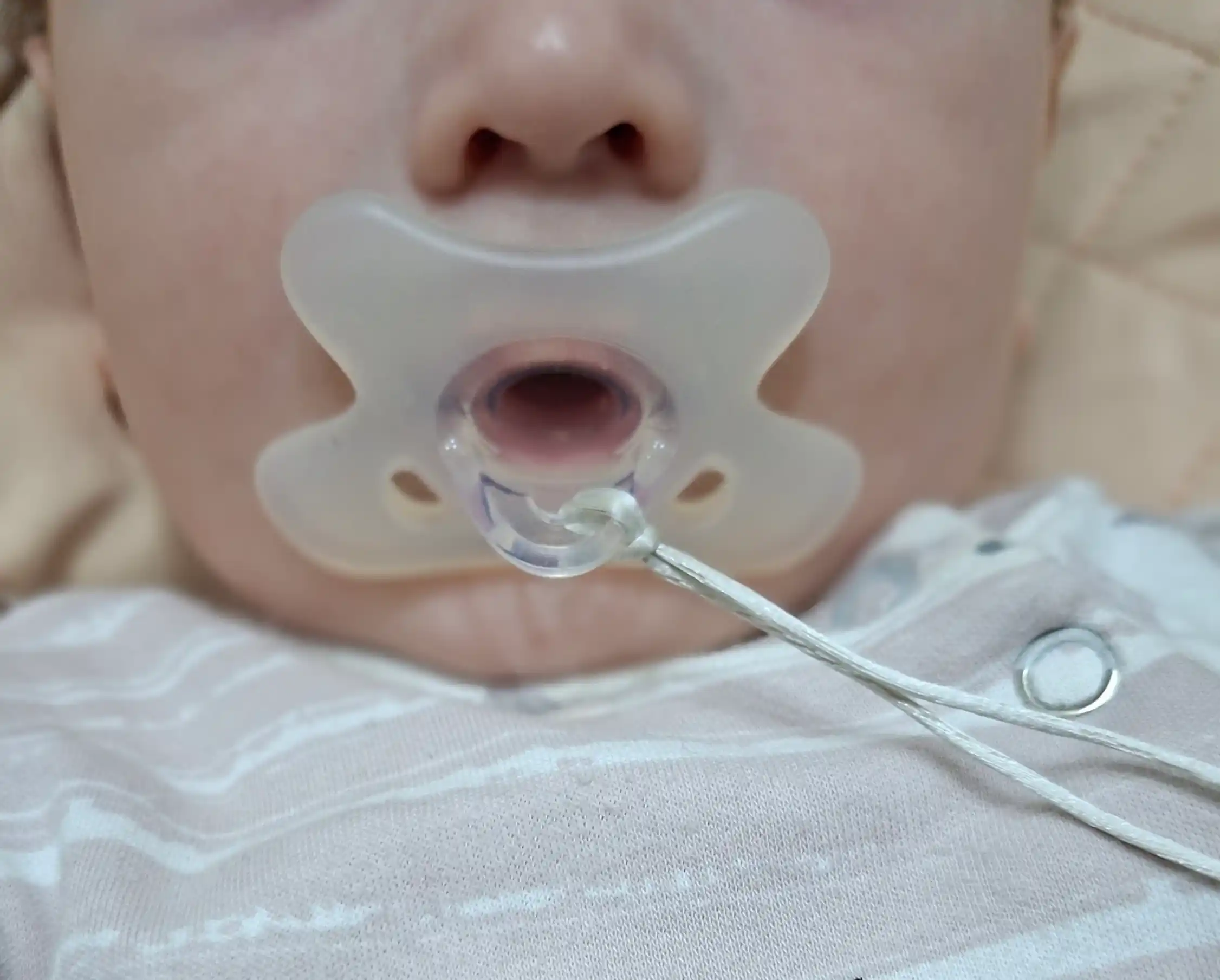 Canpol Babies 100% silikonli simmetrik pufakcha, 6-12 oylik, 1 dona