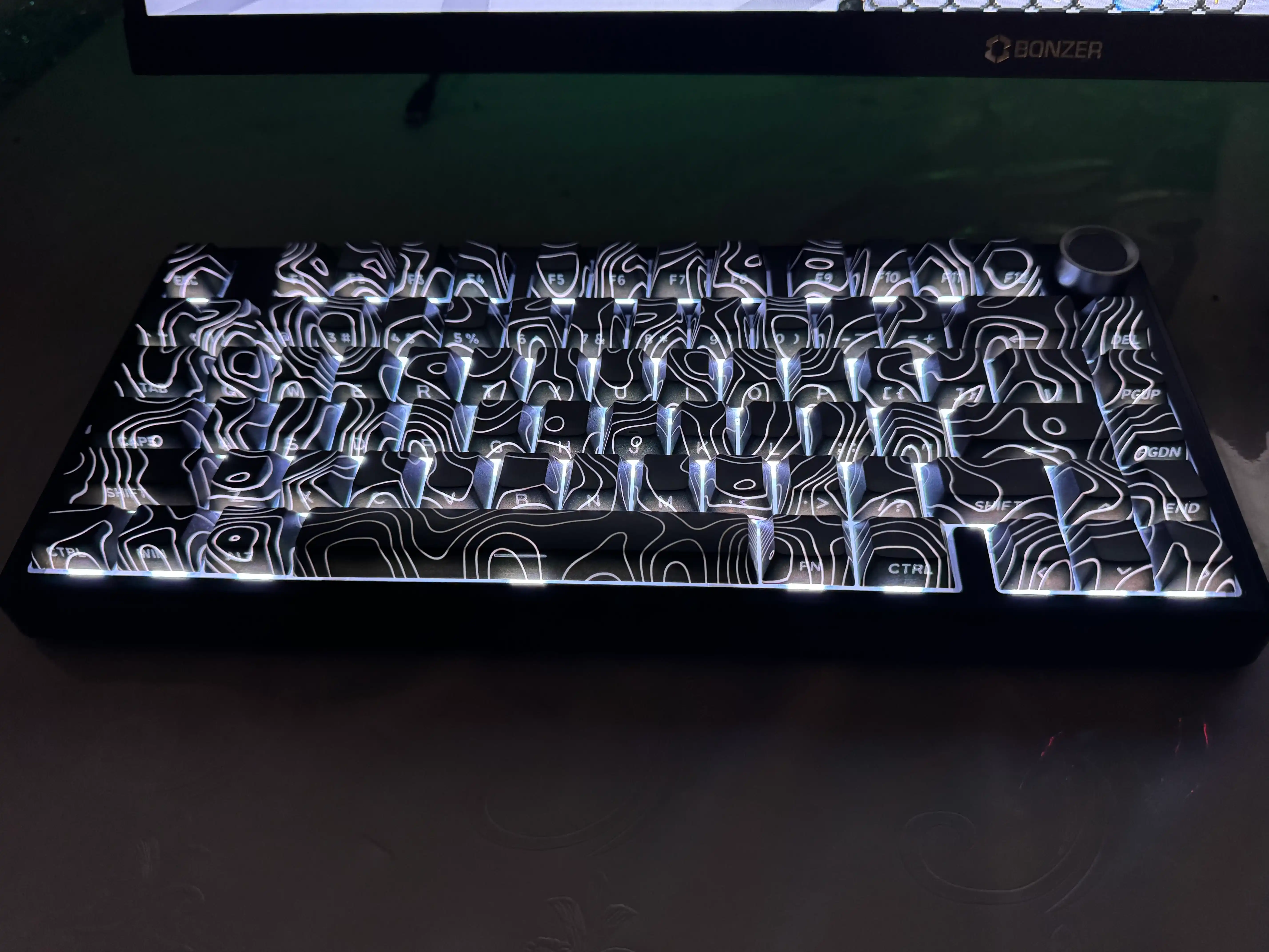 Mexanik klaviatura AULA F75 - F75 Pro gamerlar uchun, RGB yoritgich, 3 xil ulanish