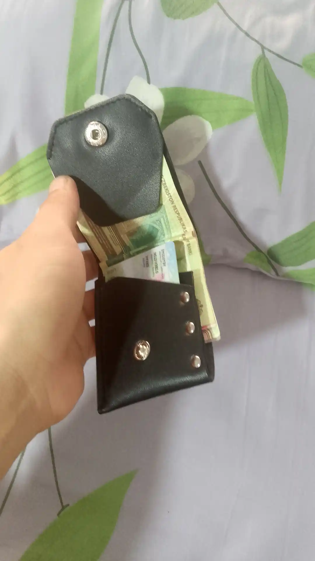 Erkaklar hamyoni, kartxolder, qisqichli, kartalar va pullar uchun eko-charm mini-hamyon