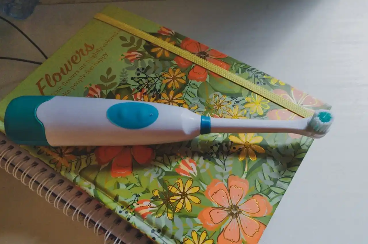 Elektr tish cho‘tkasi, avtomatik tish tozalagich, dumaloq nasadka, tish va milk parvarishi
