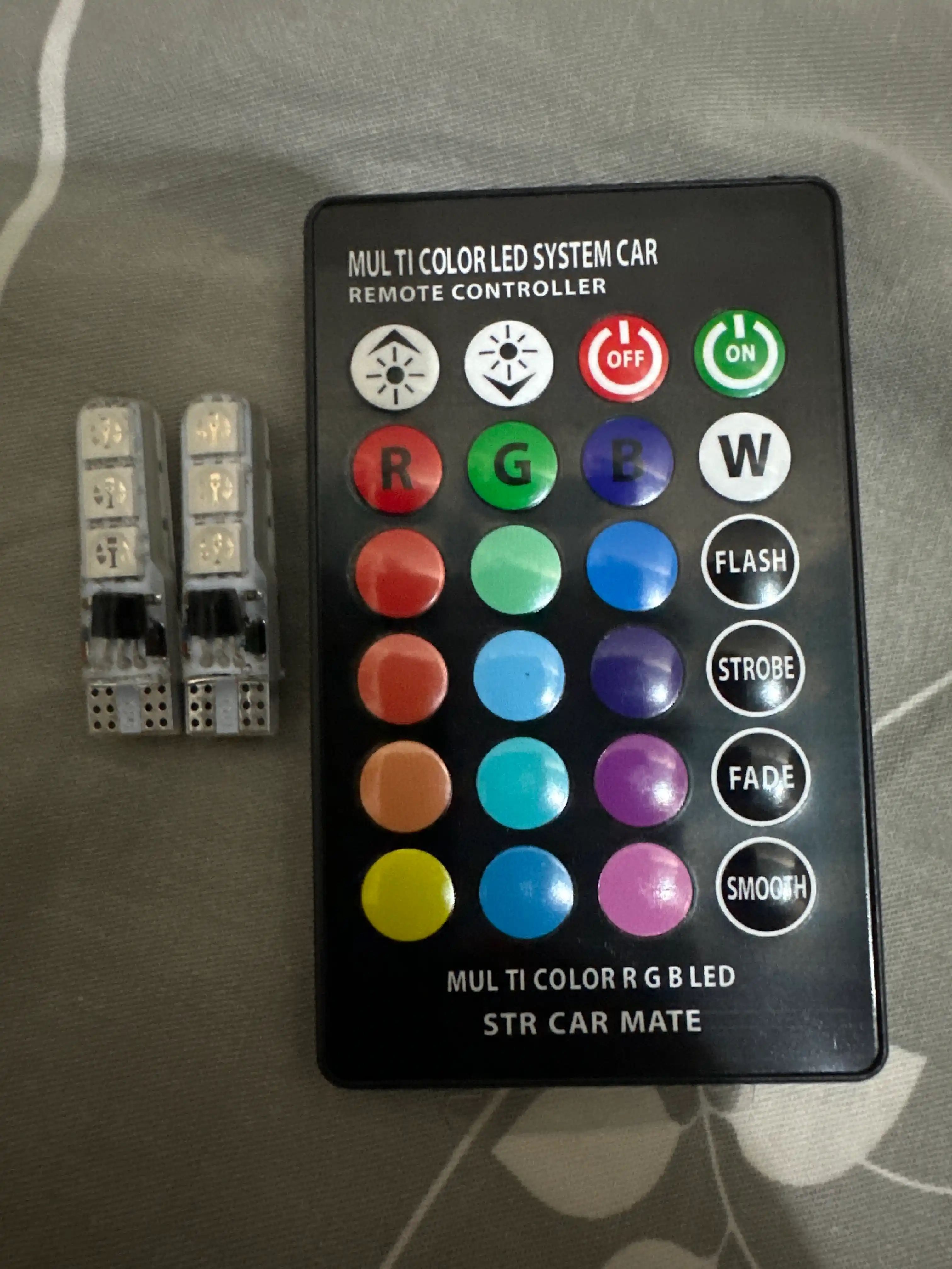 Комплект светодиодных ламп T10 RGB с пультом ДУ, 7 цветов, 2 шт