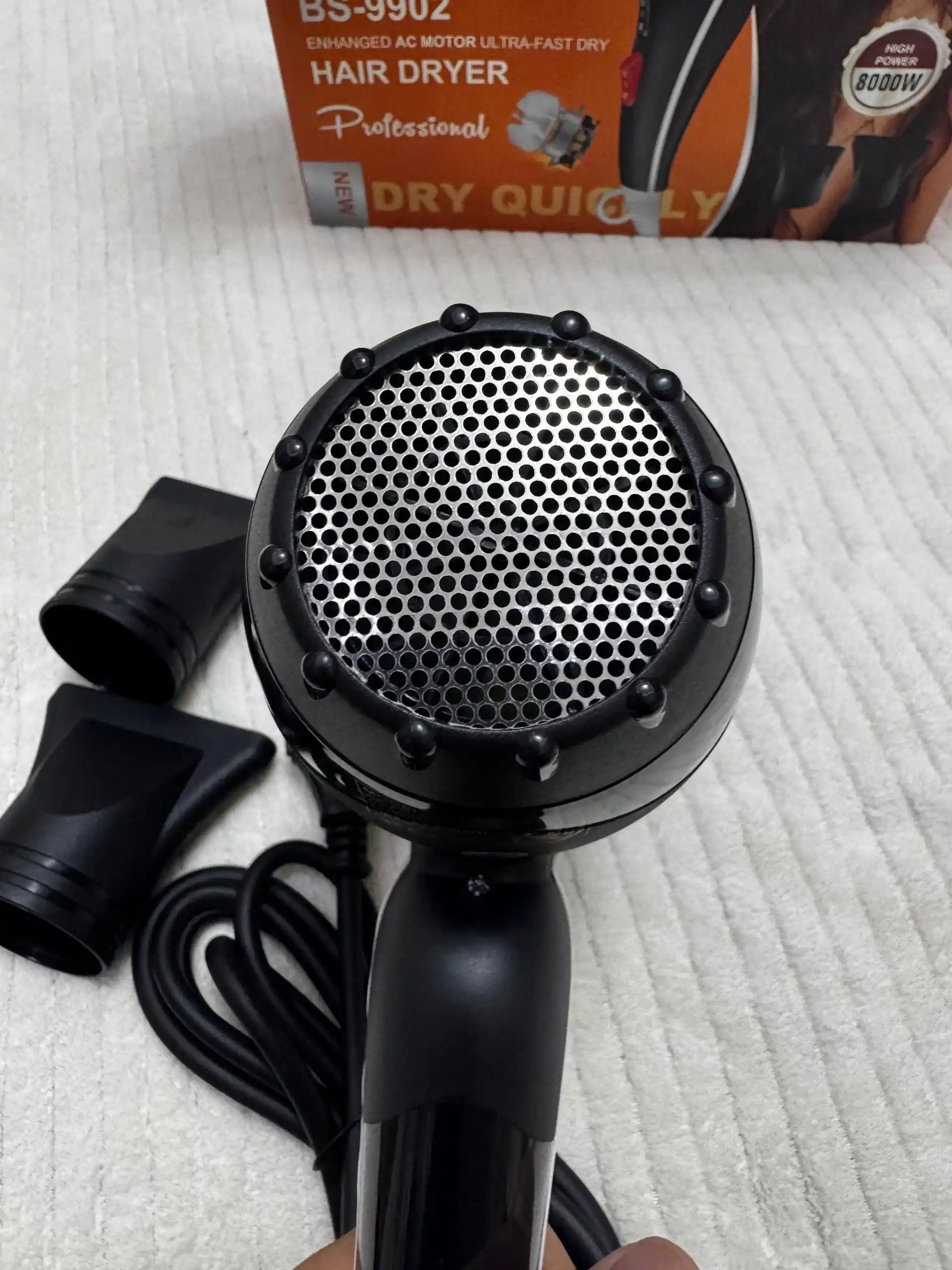 Professional fen soch quritgich BOSCH, quritish va turmaklash uchun, 8000W