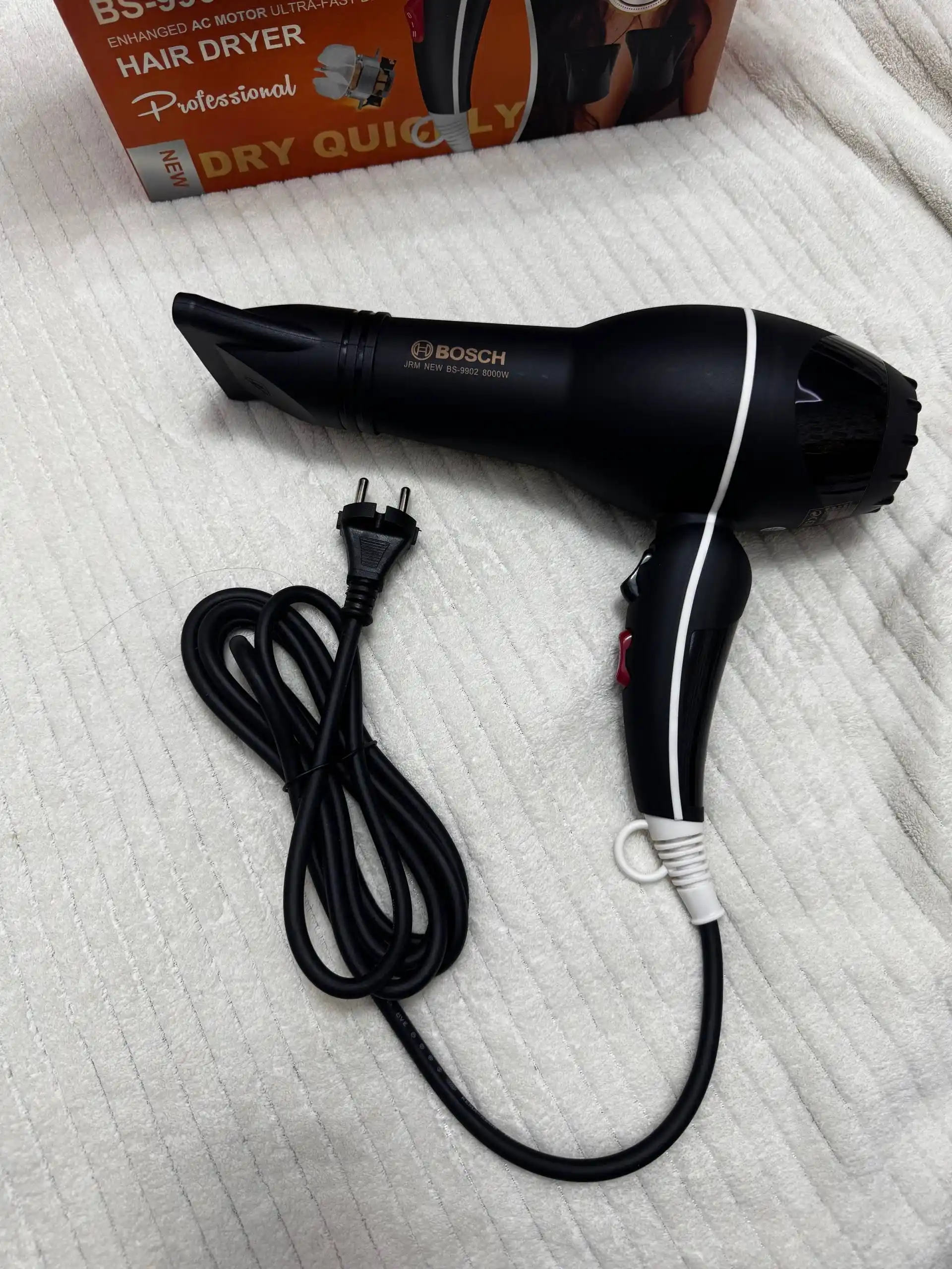 Professional fen soch quritgich BOSCH, quritish va turmaklash uchun, 8000W