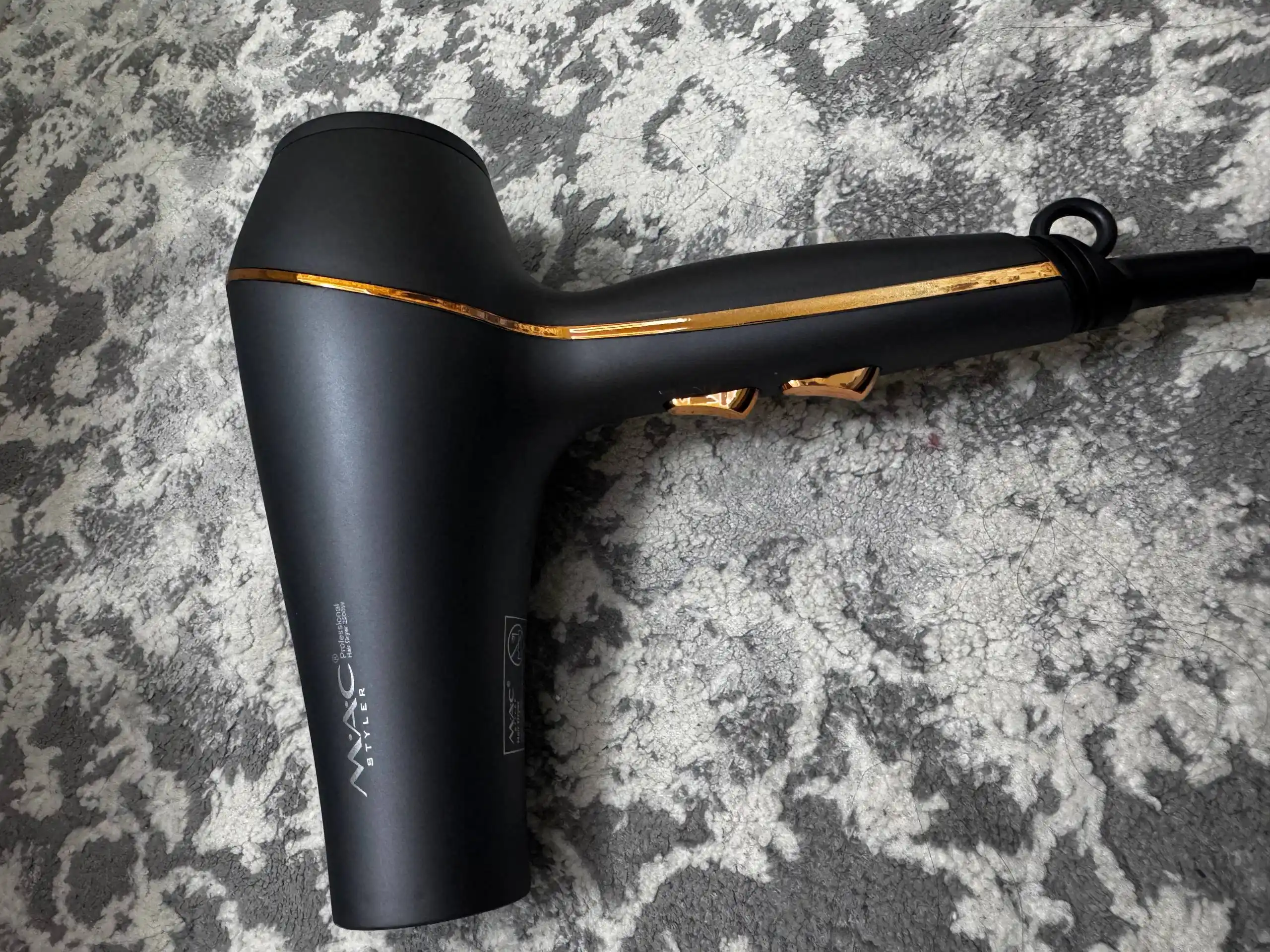 Professional fen soch quritgich MAC, quritish va turmaklash uchun, 2600W