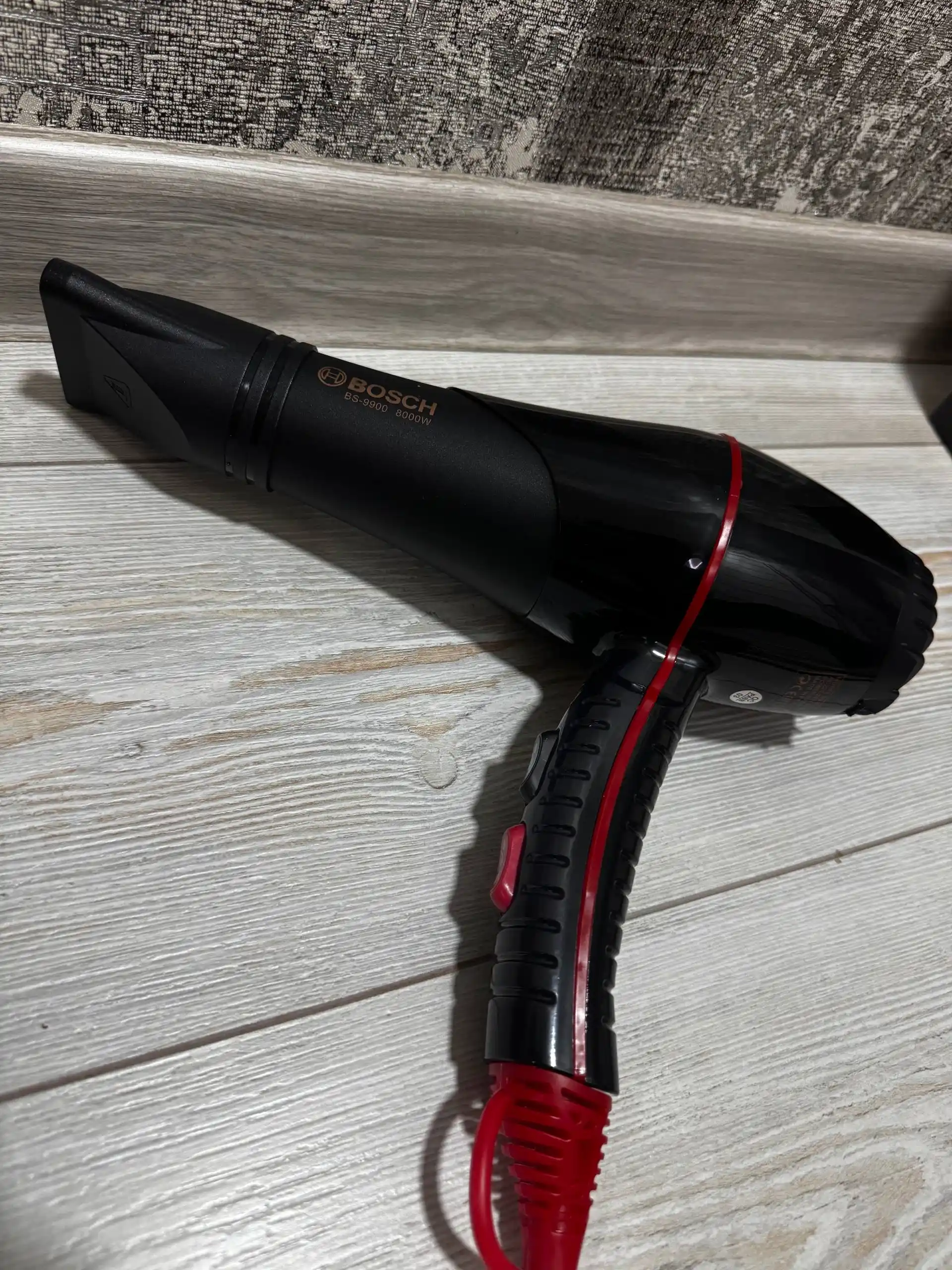 Professional fen soch quritgich BOSCH, quritish va turmaklash uchun, 8000W