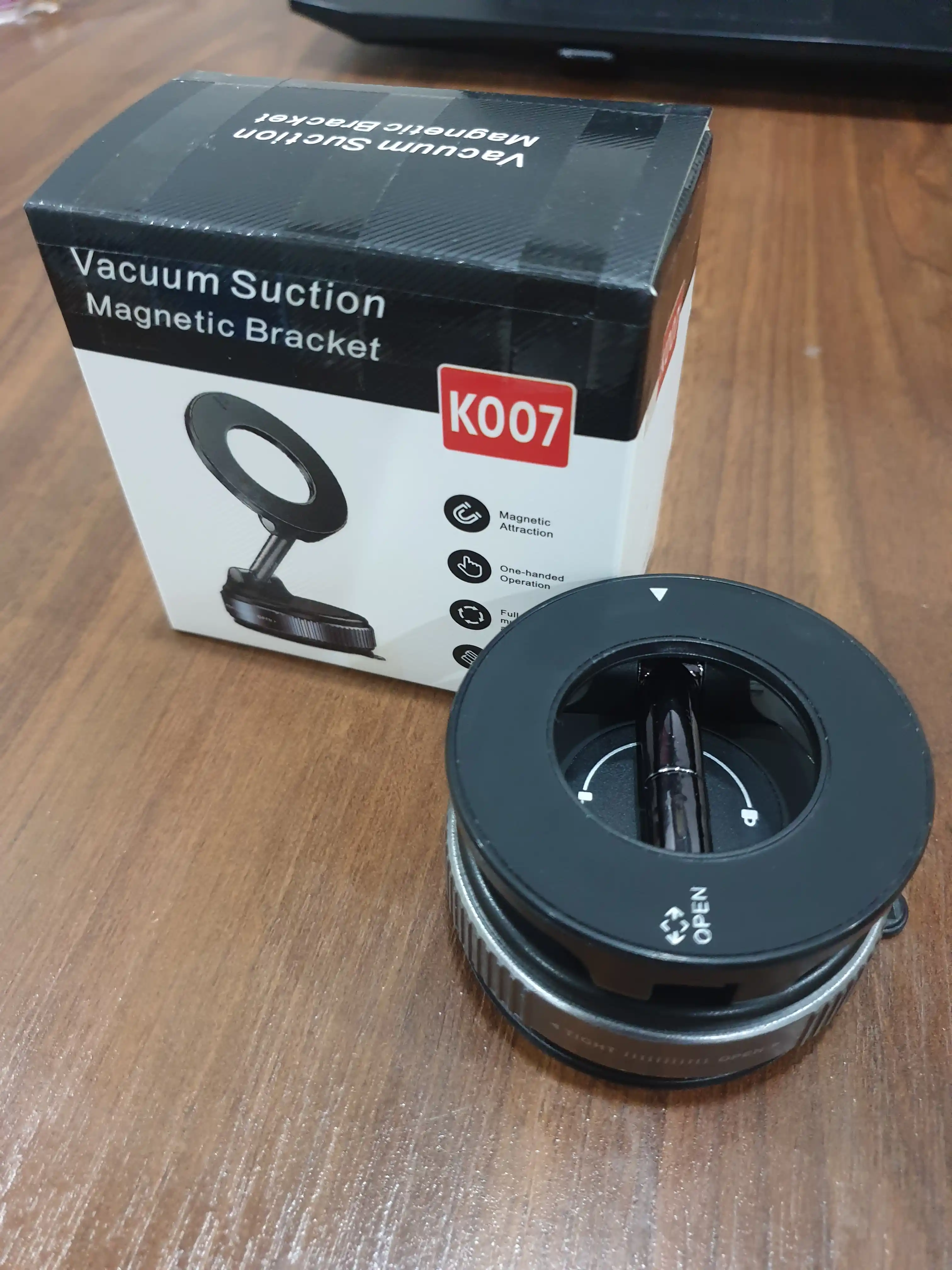 Avtomobil uchun magnit vakuumli telefon ushlagichi Magsafe bilan, 360 darajali, prisoskali