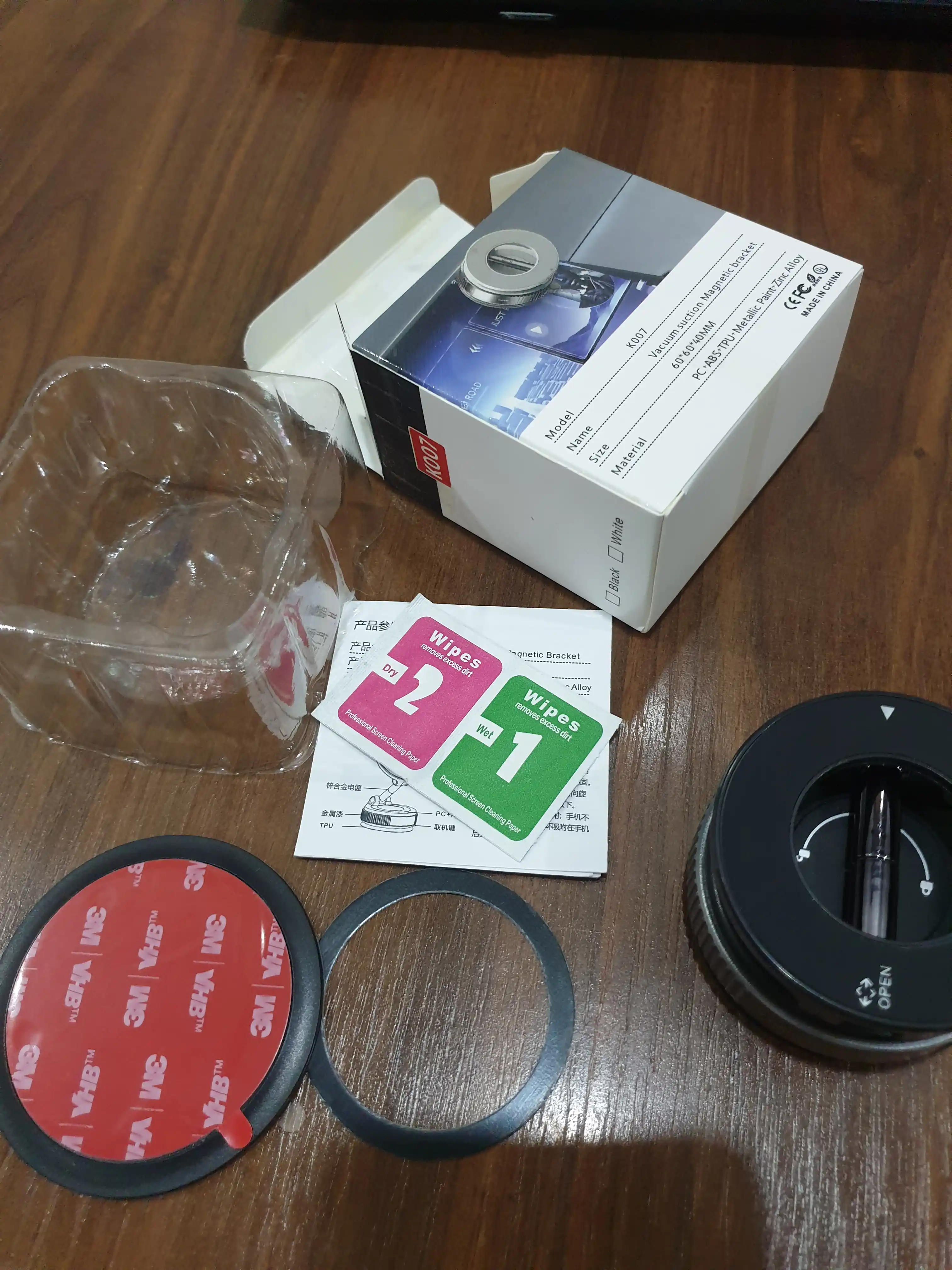 Avtomobil uchun magnit vakuumli telefon ushlagichi Magsafe bilan, 360 darajali, prisoskali