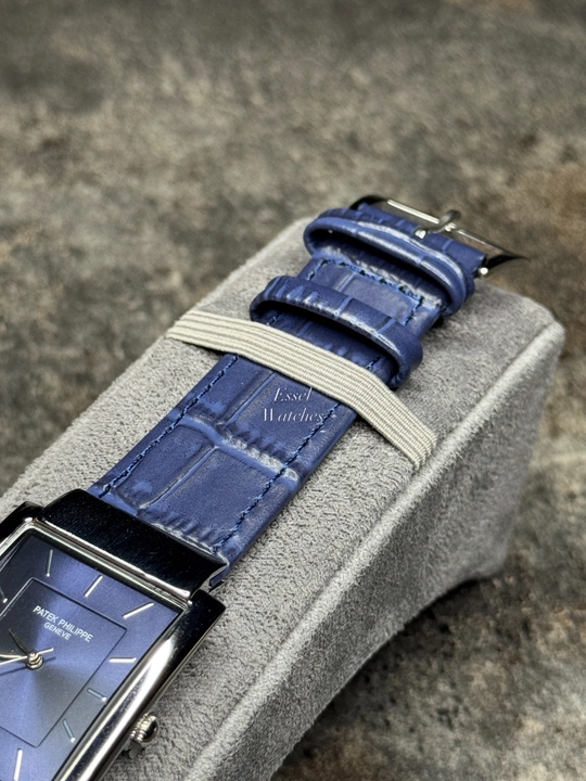 Patek Philippe klassik, to‘rtburchak shaklidagi, charm tasmali erkaklar soati