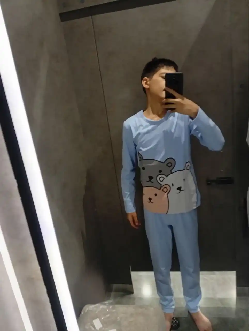 Ogil bolalar uchun pijama NEO, kofta va shim to‘plami