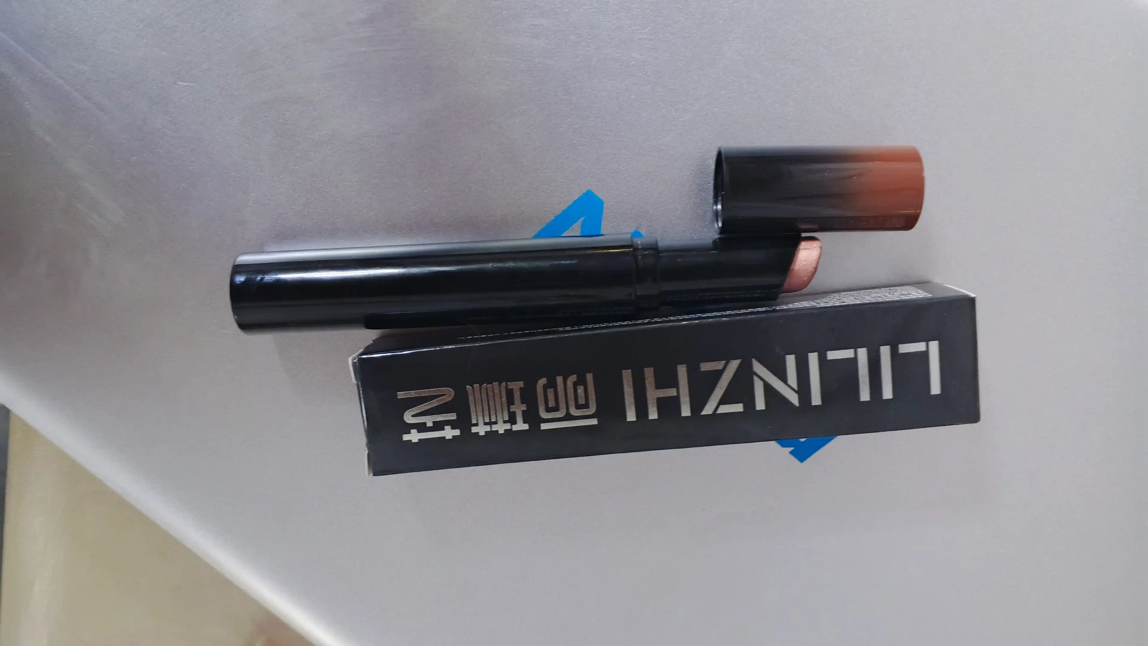 Ko‘z uchun tenlar, 3 tasi 1 da, qovoqlar uchun ten-qalam, ergonomik 25° egri shakl