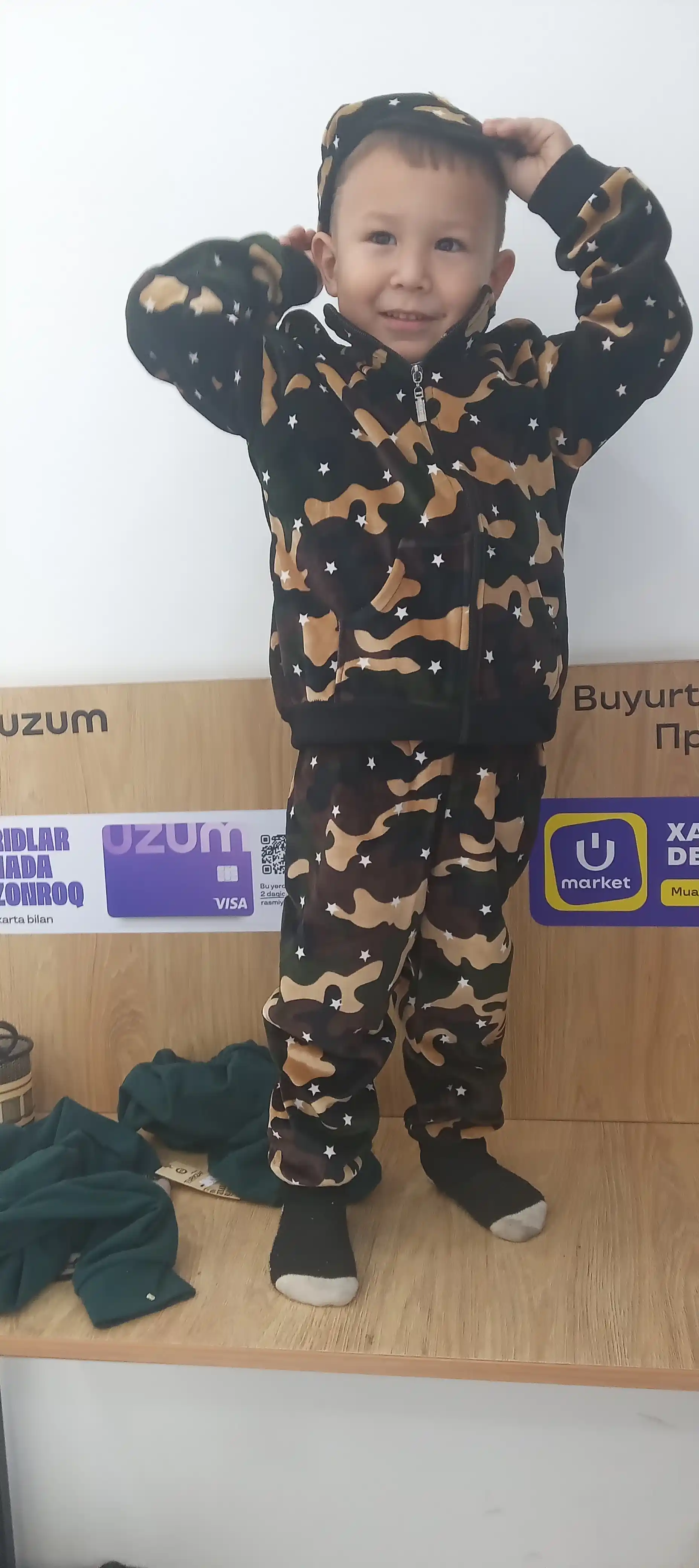 3–8 yoshli o‘g‘il bolalar uchun sport kostyum, yumshoq issiq mato, kamuflyaj dizayn