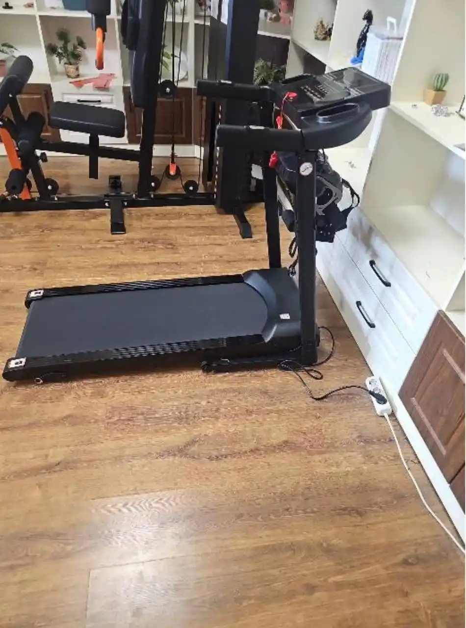 Elektrik yig‘iladigan yugurish yo‘lakchasi UNIQKID Q6, 12 km/soatgacha, 120 kg gacha