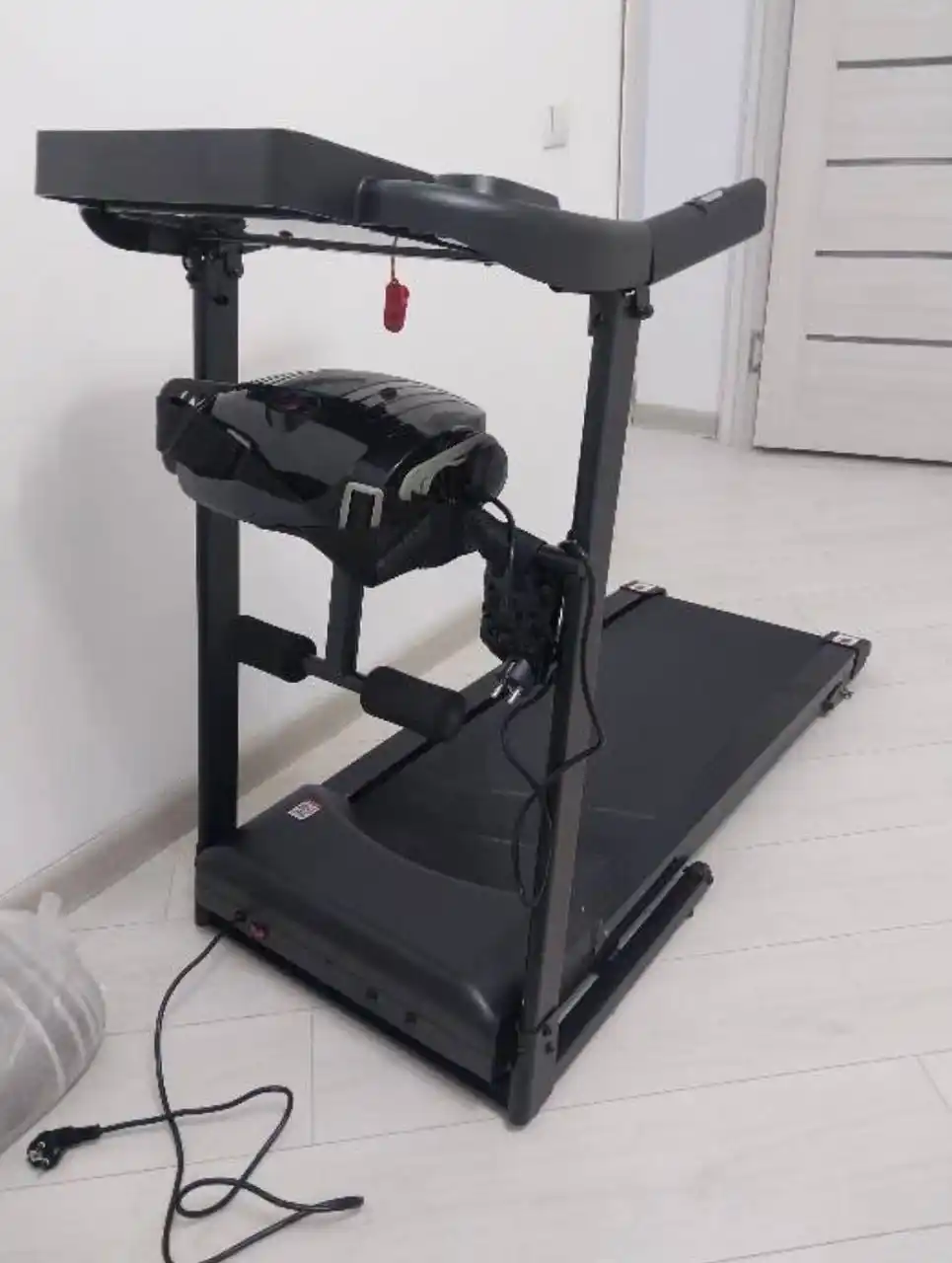 Elektrik yig‘iladigan yugurish yo‘lakchasi UNIQKID Q6, 12 km/soatgacha, 120 kg gacha