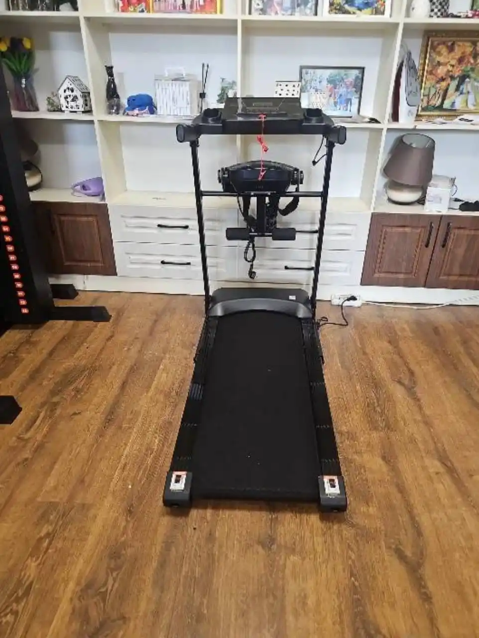 Elektrik yig‘iladigan yugurish yo‘lakchasi UNIQKID Q6, 12 km/soatgacha, 120 kg gacha