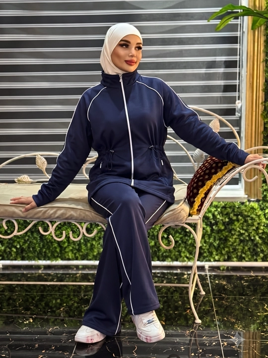 Ayollar uchun qasr ustidagi sport kostyumi, katta o‘lchamli, palatsso