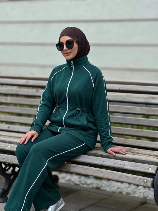 Ayollar uchun qasr ustidagi sport kostyumi, katta o‘lchamli, palatsso