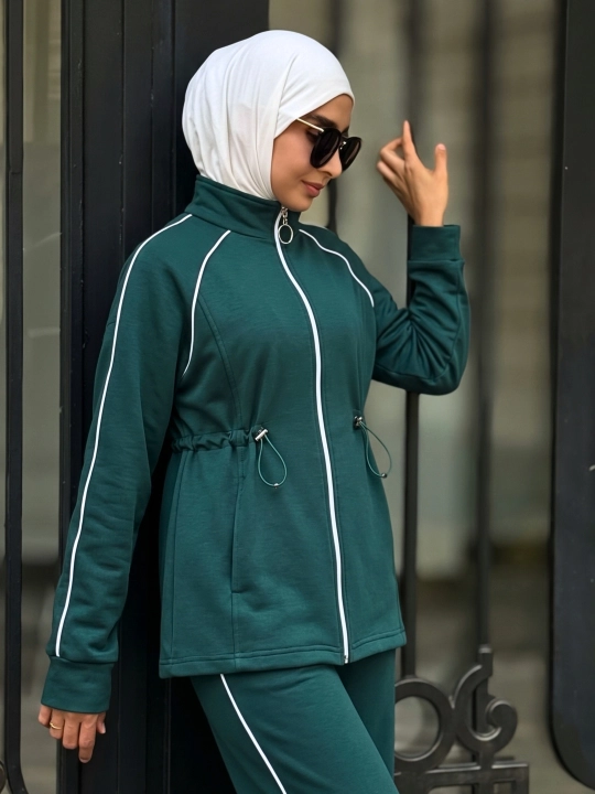 Ayollar uchun qasr ustidagi sport kostyumi, katta o‘lchamli, palatsso