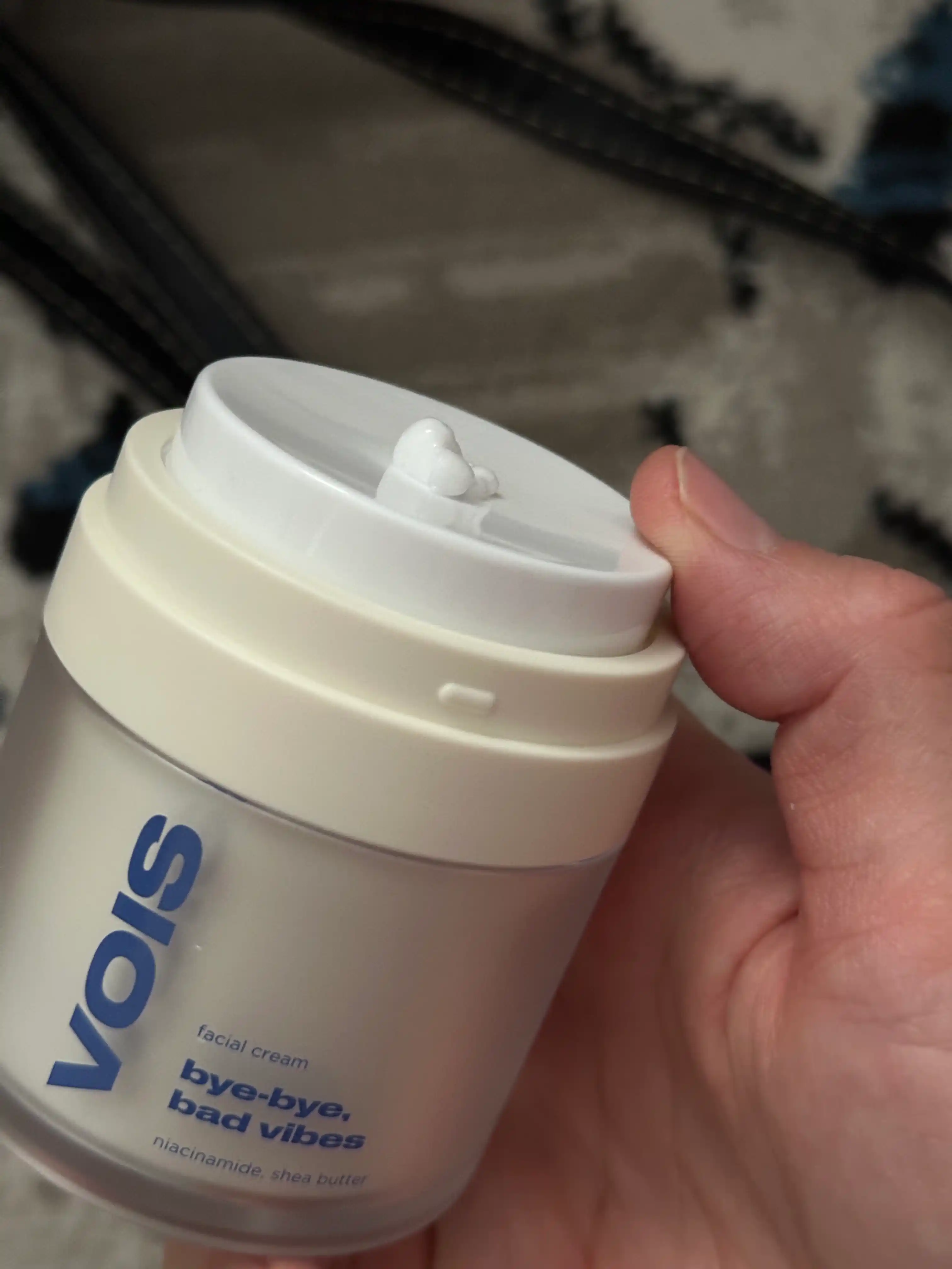 VOIS yuz kremlari: namlantiruvchi, aknega qarshi, tungi, niatsinamid, Q10, anti-age, 50 ml